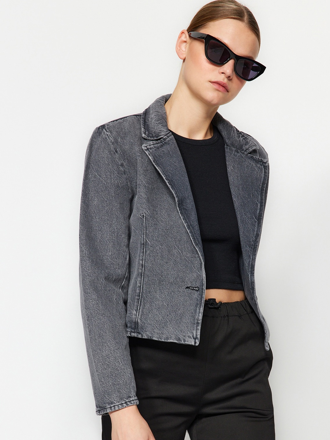 

Trendyol Lapel Collar Crop Cotton Tailored Jacket, Grey