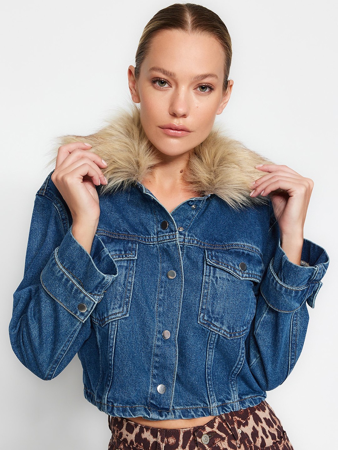 

Trendyol Washed Pure Cotton Crop Denim Jacket, Blue