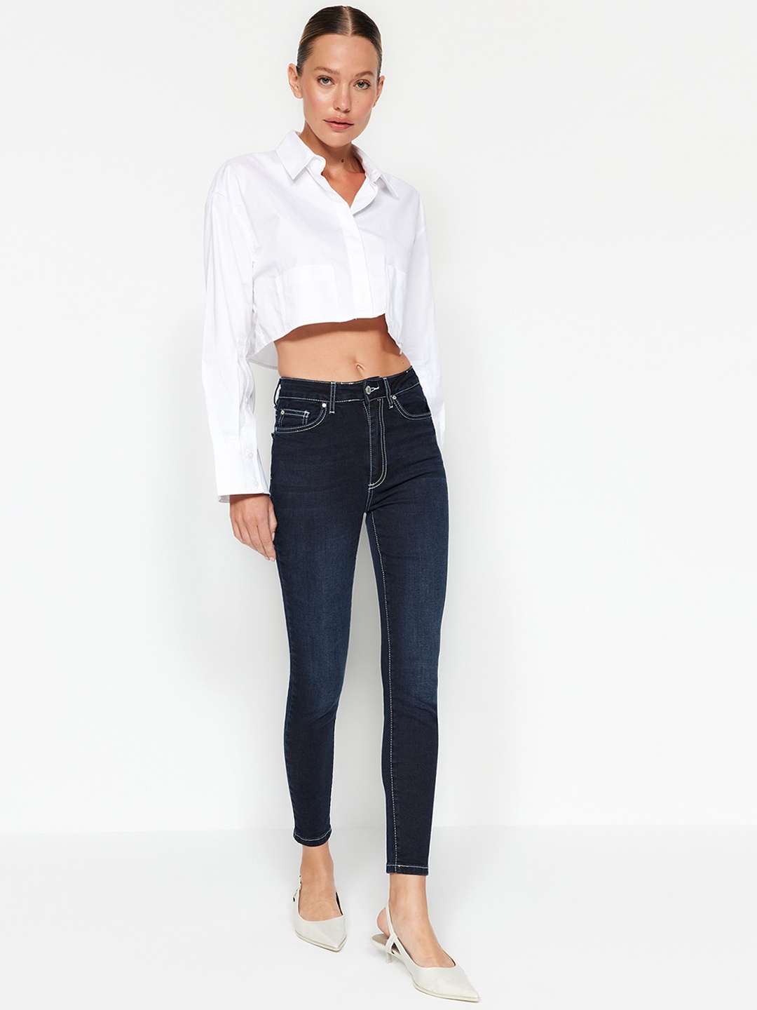 

Trendyol Women Light Fade Stretchable Jeans, Blue