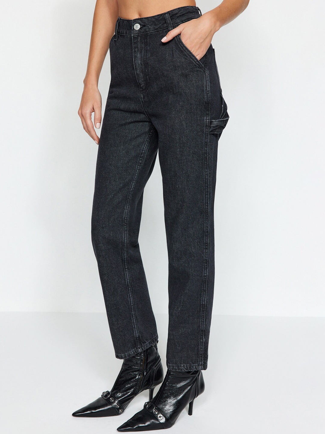 

Trendyol Women Mid-Rise Clean Look Light Fade Pure Cotton Jeans, Black