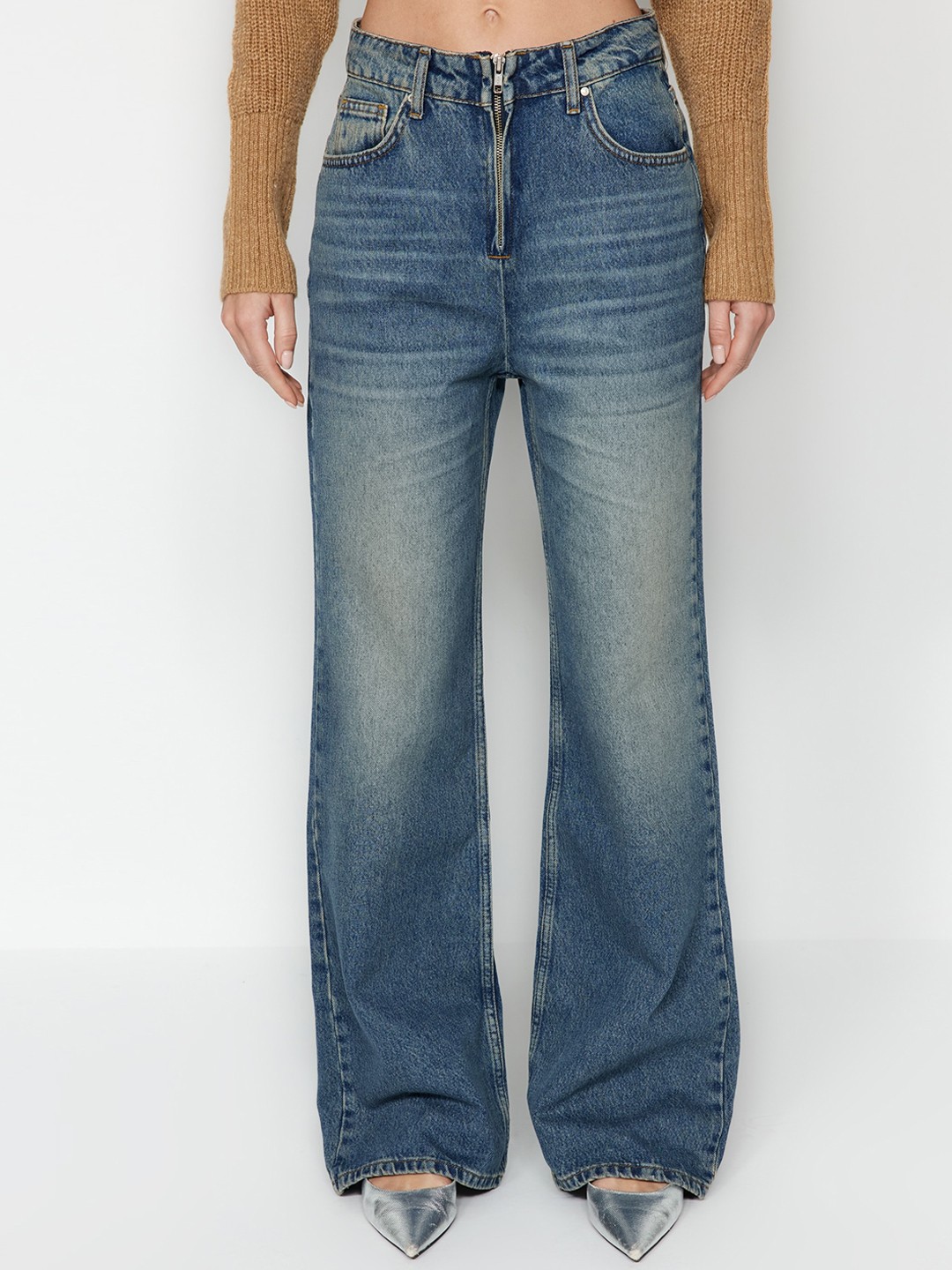 

Trendyol Women Clean Look Mid-rise Pure Cotton Jeans, Blue