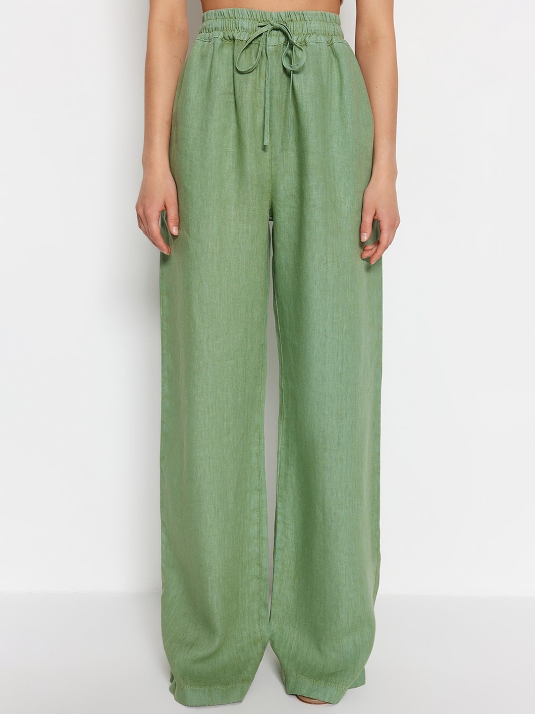 

Trendyol Women Mid Rise Pure Linen Trousers, Green