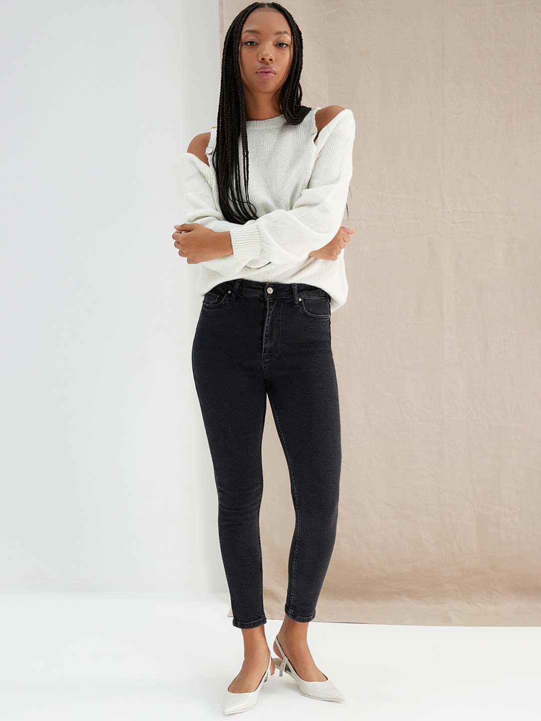 

Trendyol Women Mid Rise Stretchable Jeans, Black