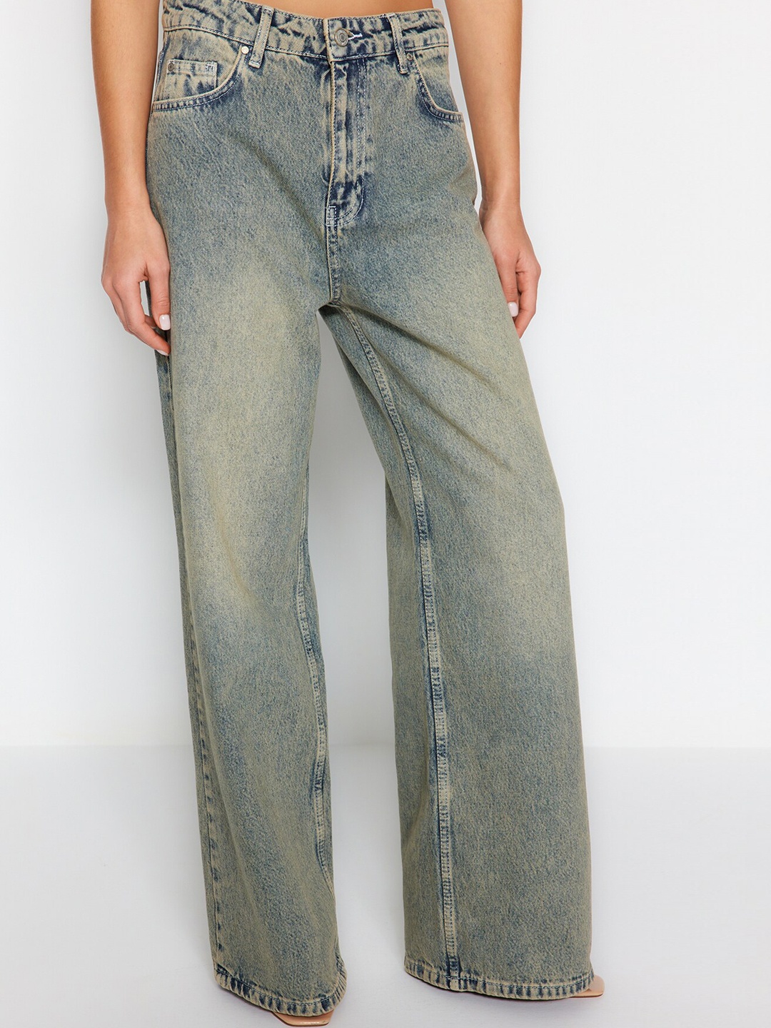 

Trendyol Women Regular Fit Mid Rise Cotton Jeans, Blue