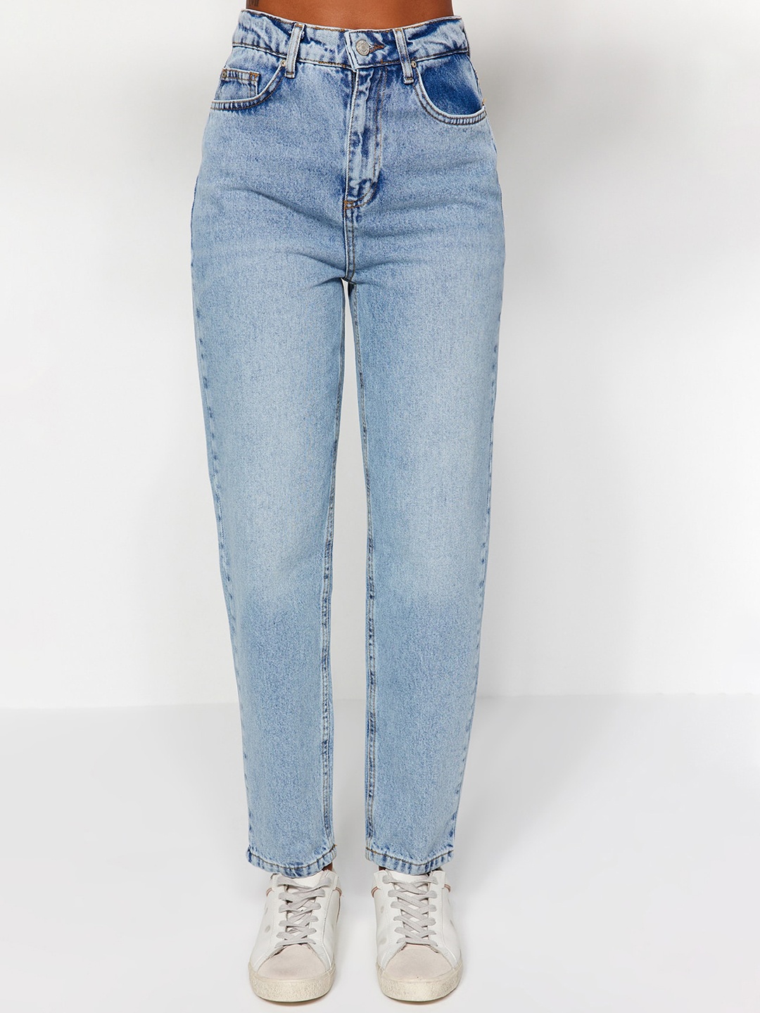 

Trendyol Women Mid-Rise Pure Cotton Heavy Fade Jeans, Blue