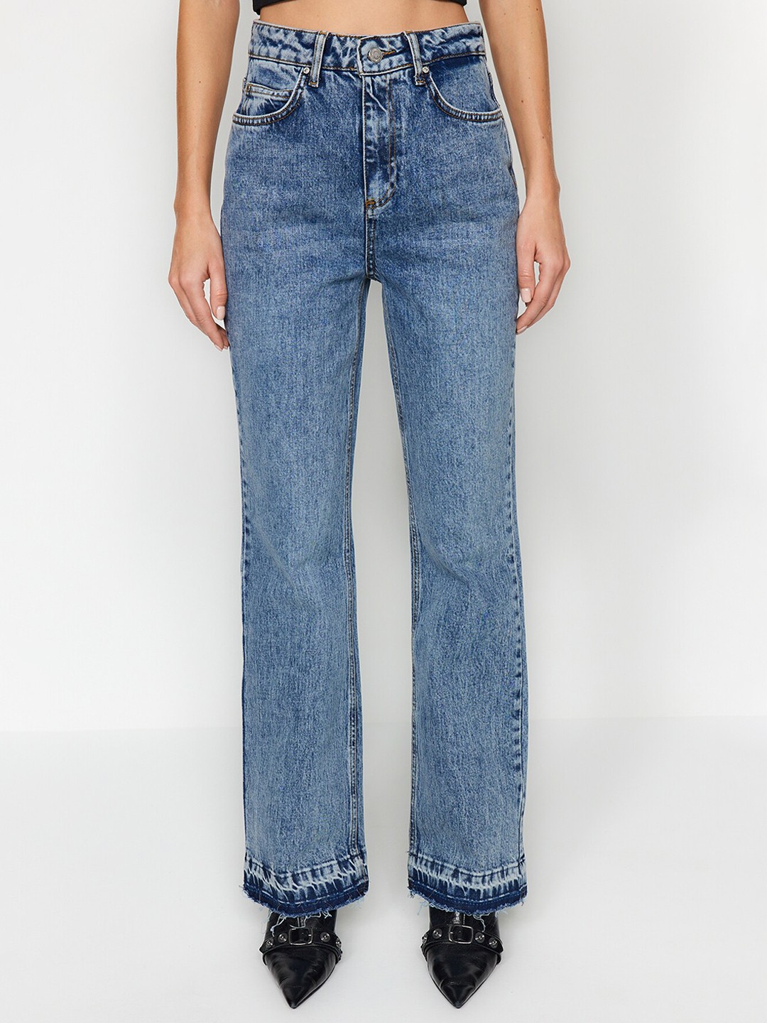 

Trendyol Women Light Fade Stretchable Jeans, Blue