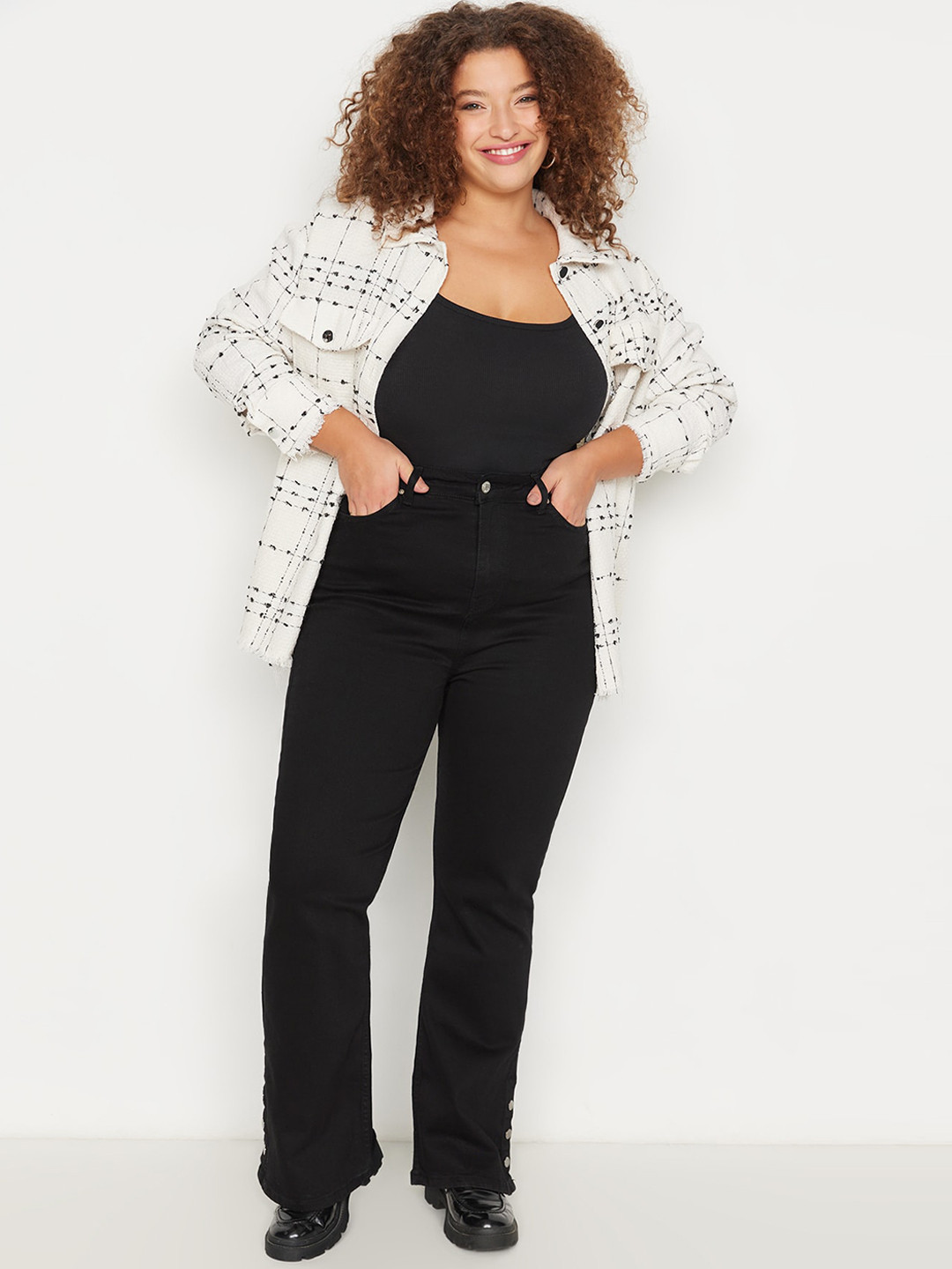 

Trendyol Plus Size Women Mid-Rise Clean Look Stretchable Jeans, Black