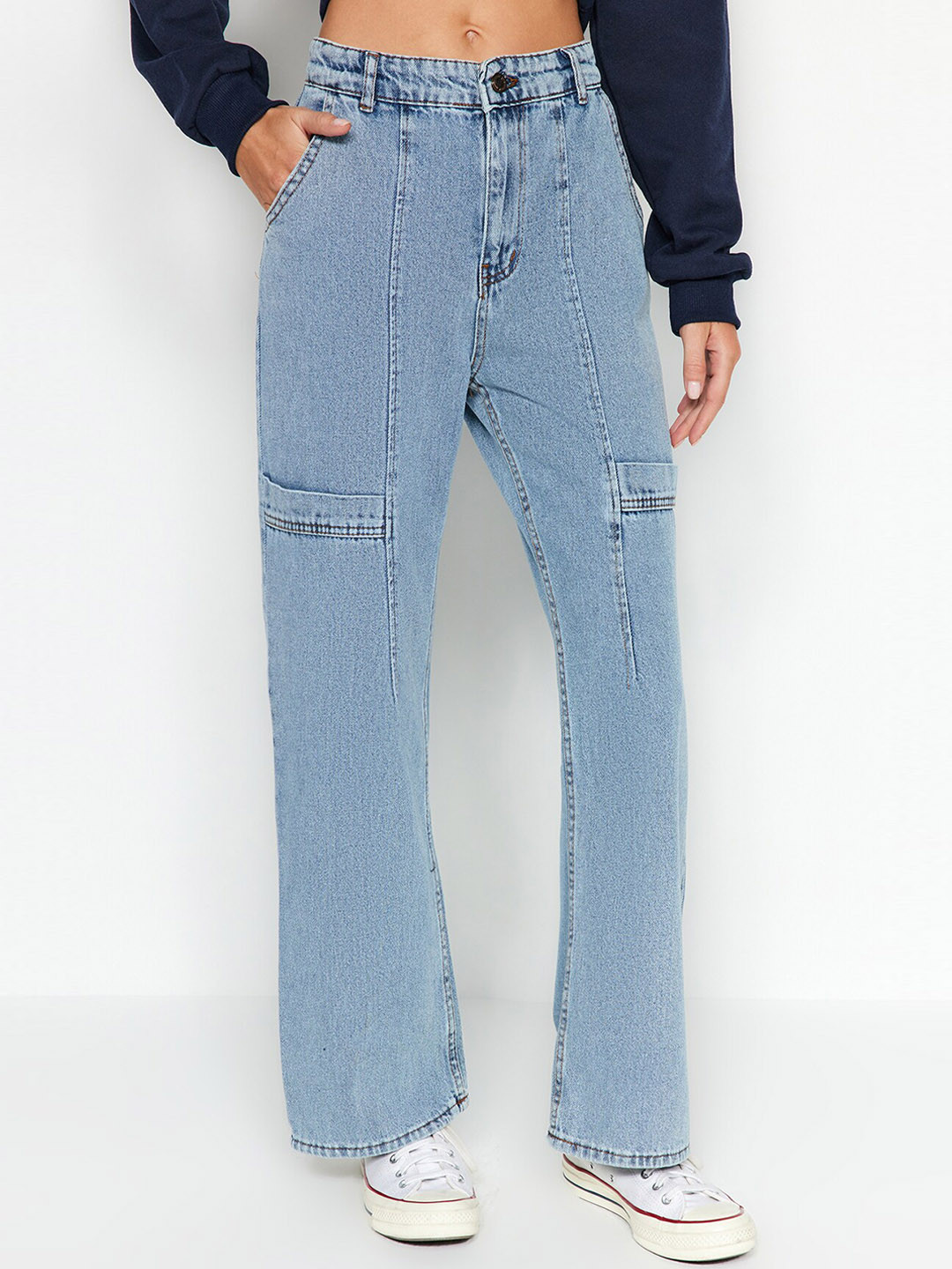 

Trendyol Women Mid-Rise Pure Cotton Mildly Distressed Jeans, Blue