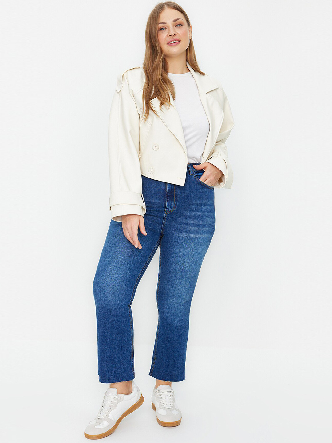 

Trendyol Women Heavy Fade Stretchable Jeans, Blue