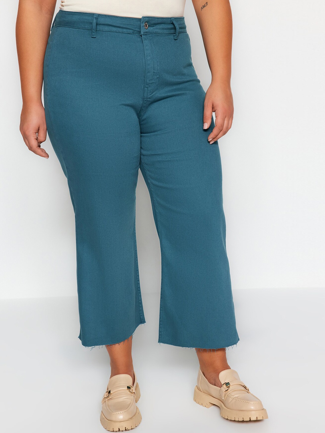 

Trendyol Women Clean Look Bootcut Stretchable Jeans, Turquoise blue