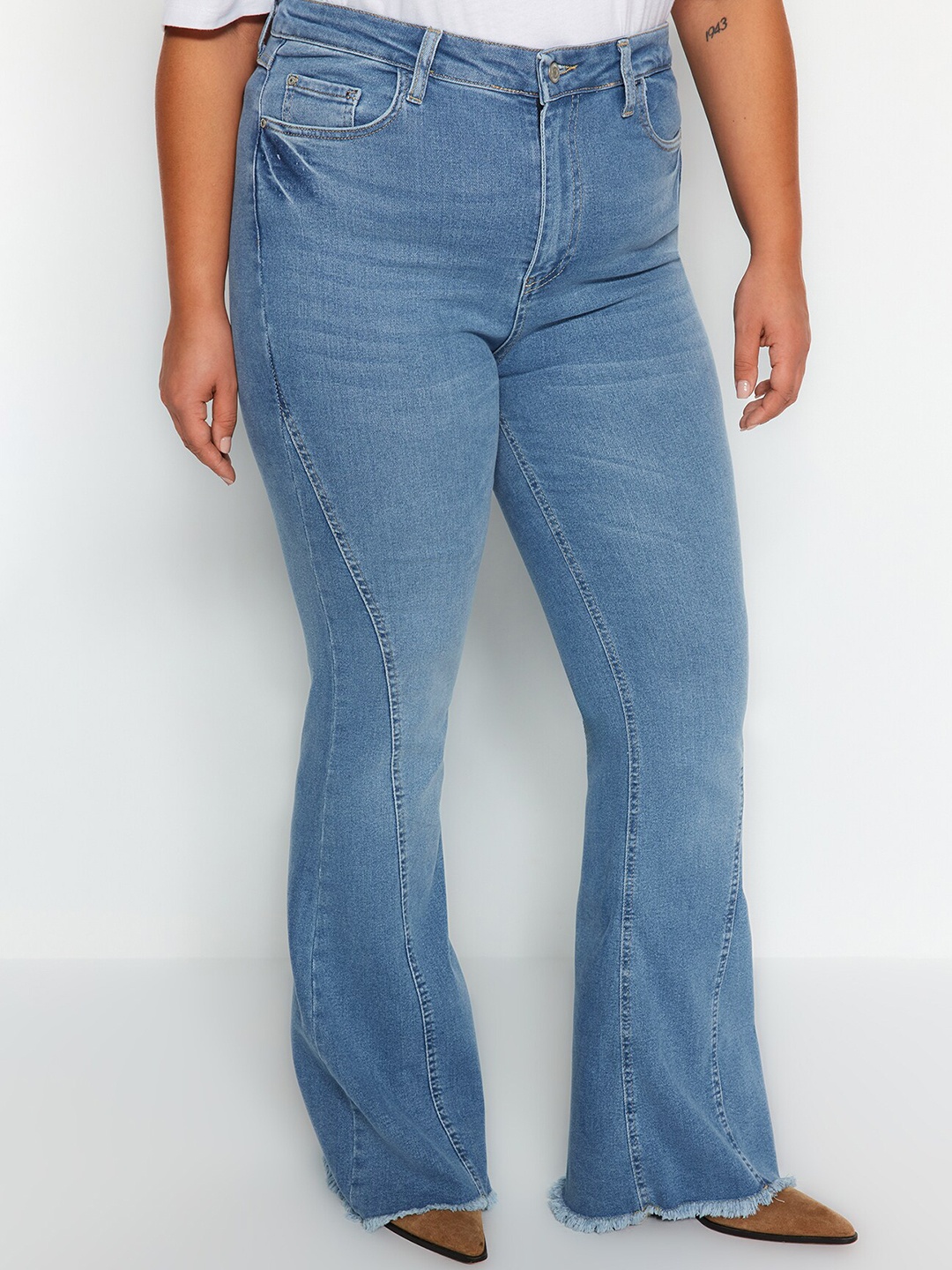 

Trendyol Women Mid Rise Bootcut Cotton Jeans, Blue