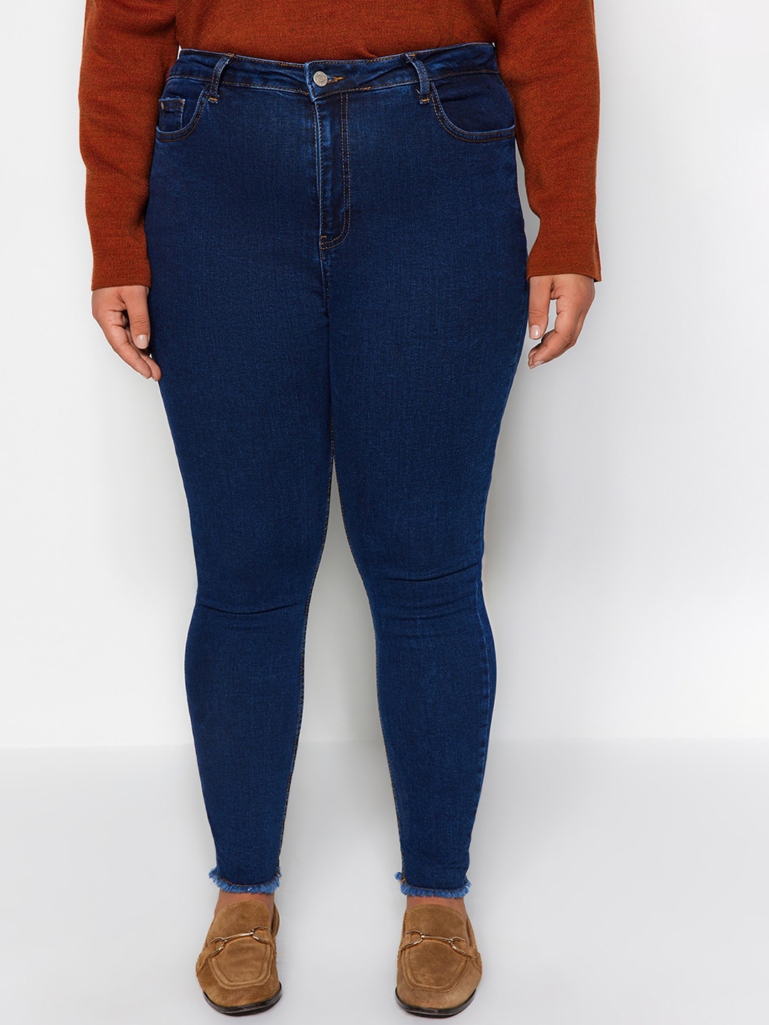 

Trendyol Women Regular Fit Mid Rise Cotton Jeans, Blue