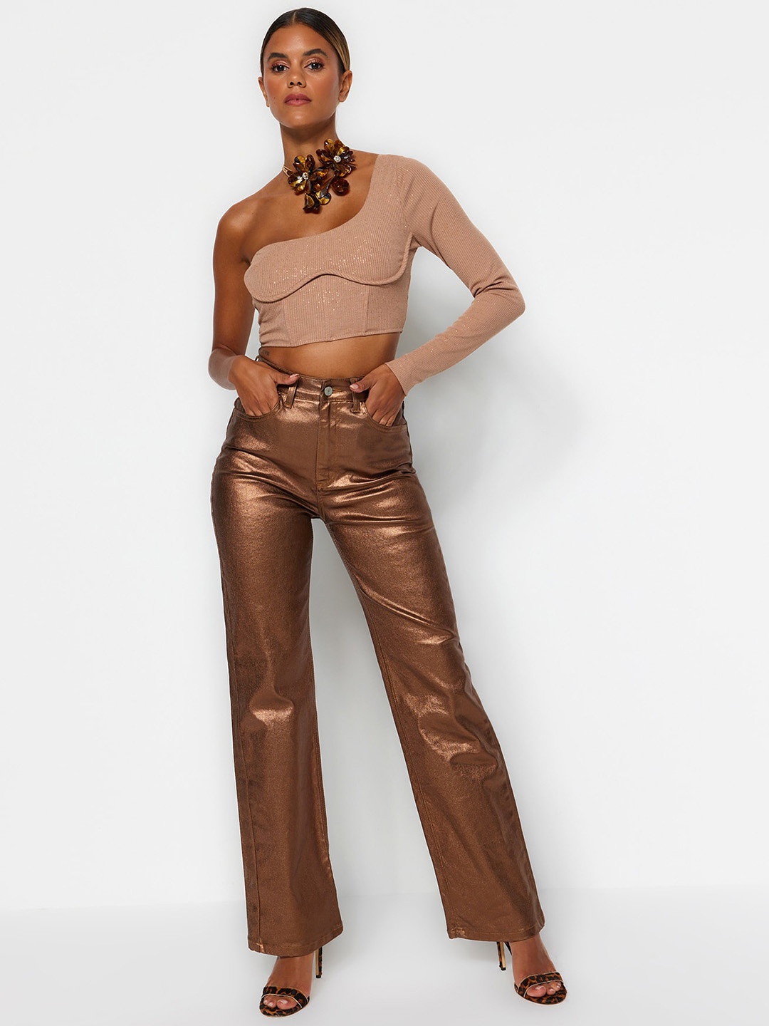 

Trendyol Women Clean Look Stretchable Jeans, Brown
