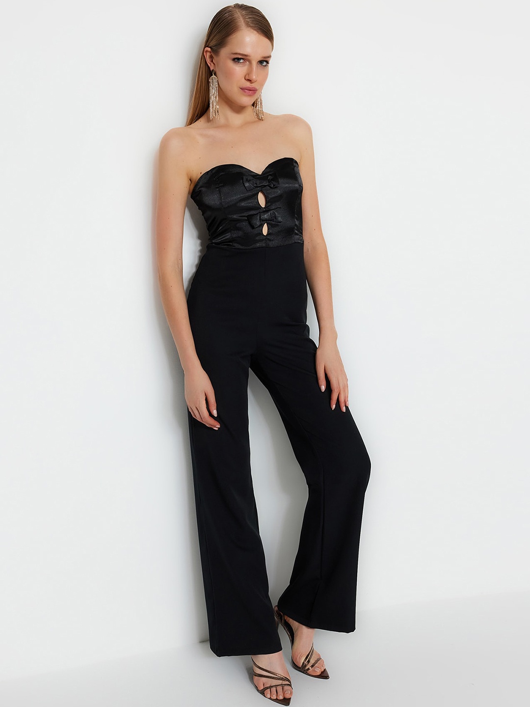 

Trendyol Sweetheart Neck Cut Out & Bow Detail Basic Jumpsuit, Black