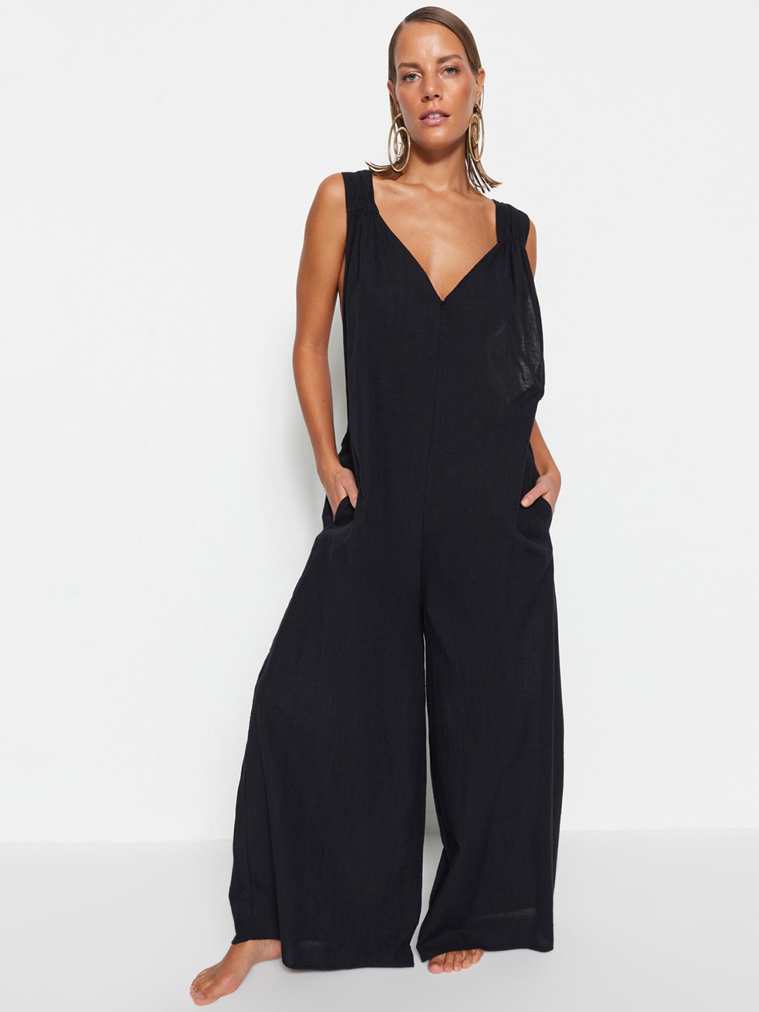 

Trendyol V-Neck Pure Cotton Basic Jumpsuit, Black