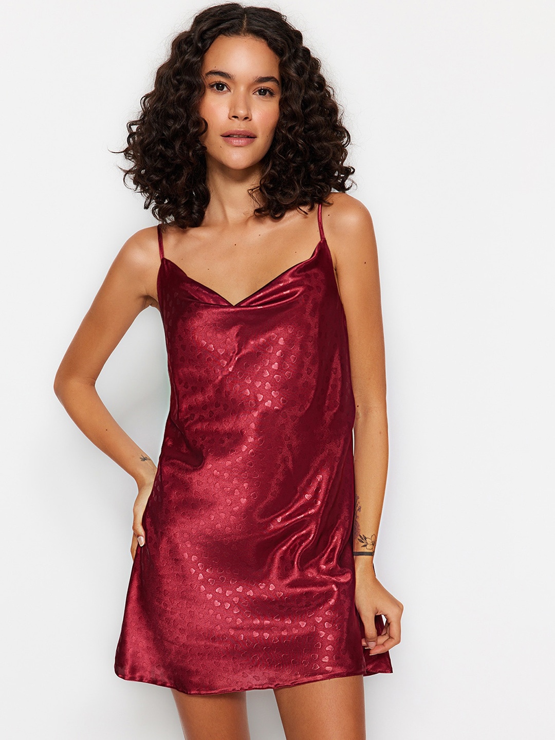 

Trendyol Conversational Printed Shoulder Strap Nightdress, Burgundy