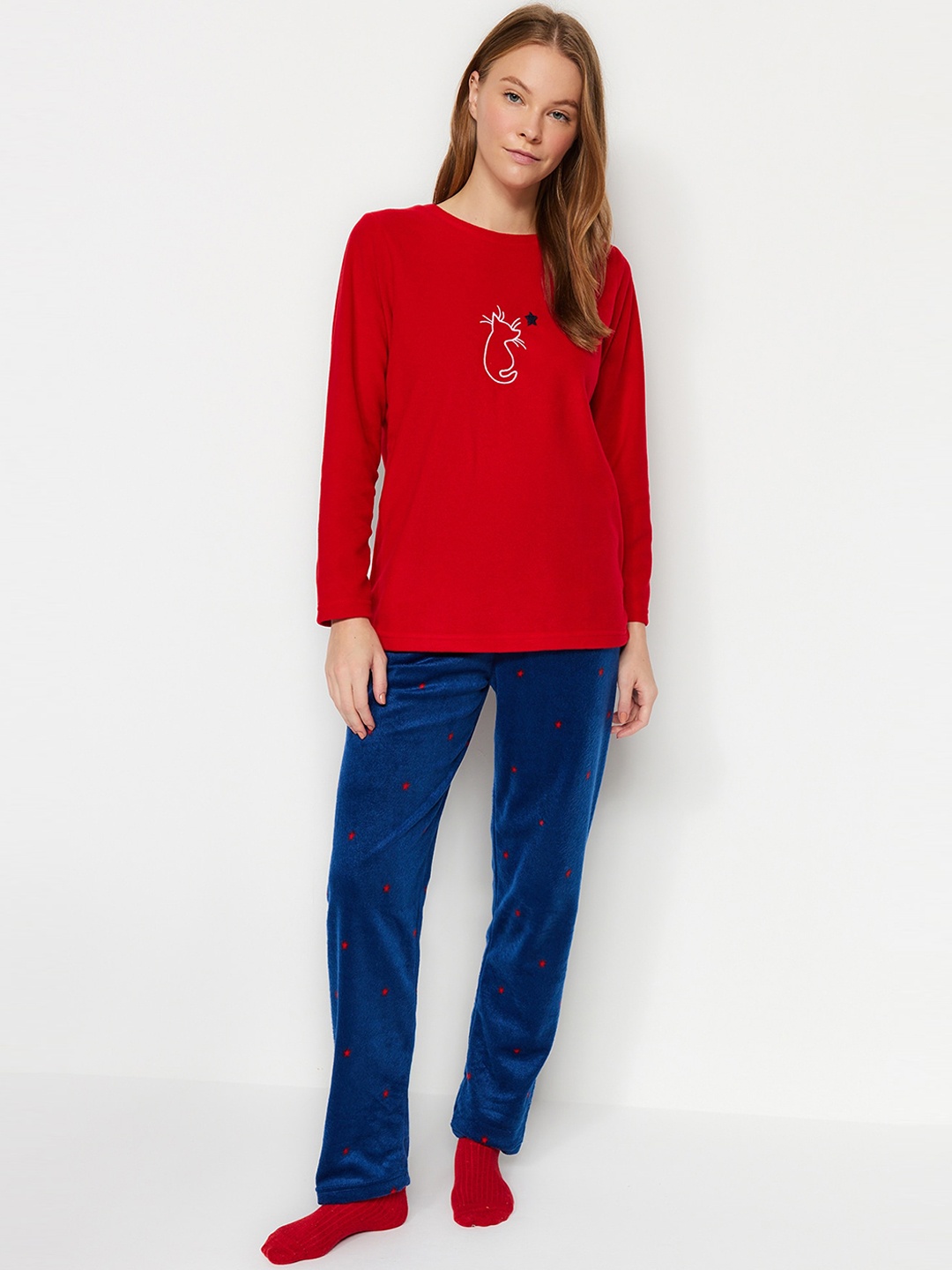 

Trendyol Graphic Embroidered Night suit, Red