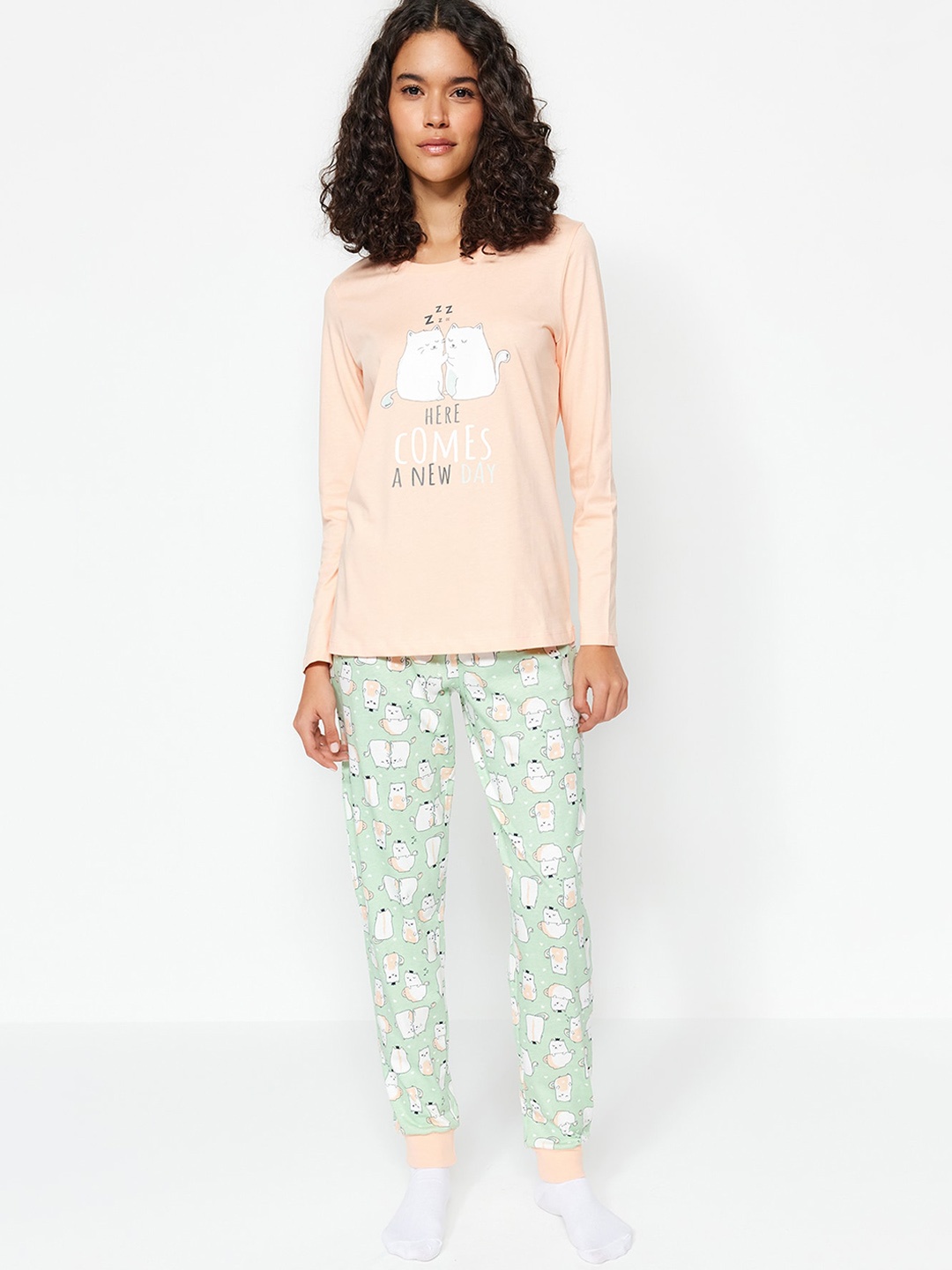 

Trendyol Typography Printed Pure Cotton Night suit, Peach