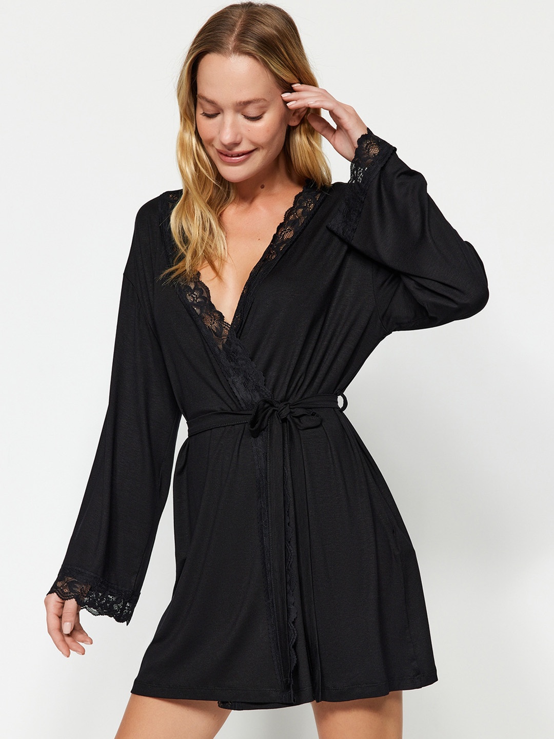 

Trendyol V-Neck Lace Robe, Black