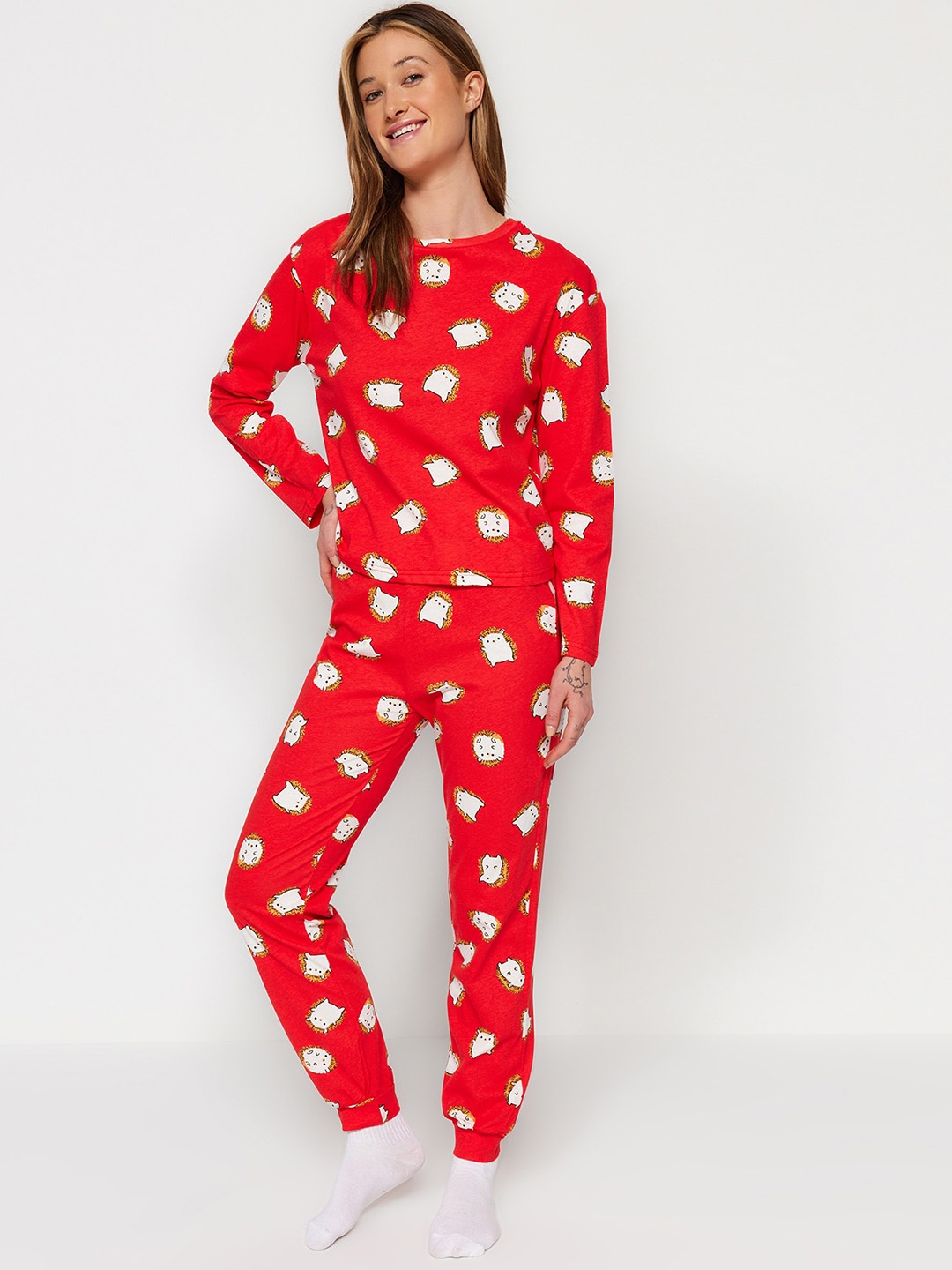 

Trendyol Conversational Printed Pure Cotton Night suit, Red