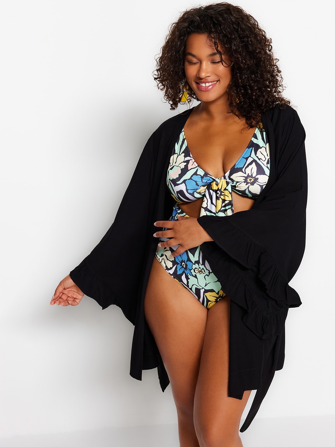

Trendyol V-Neck Medium Coverage Swimwear Cover up Top, Black