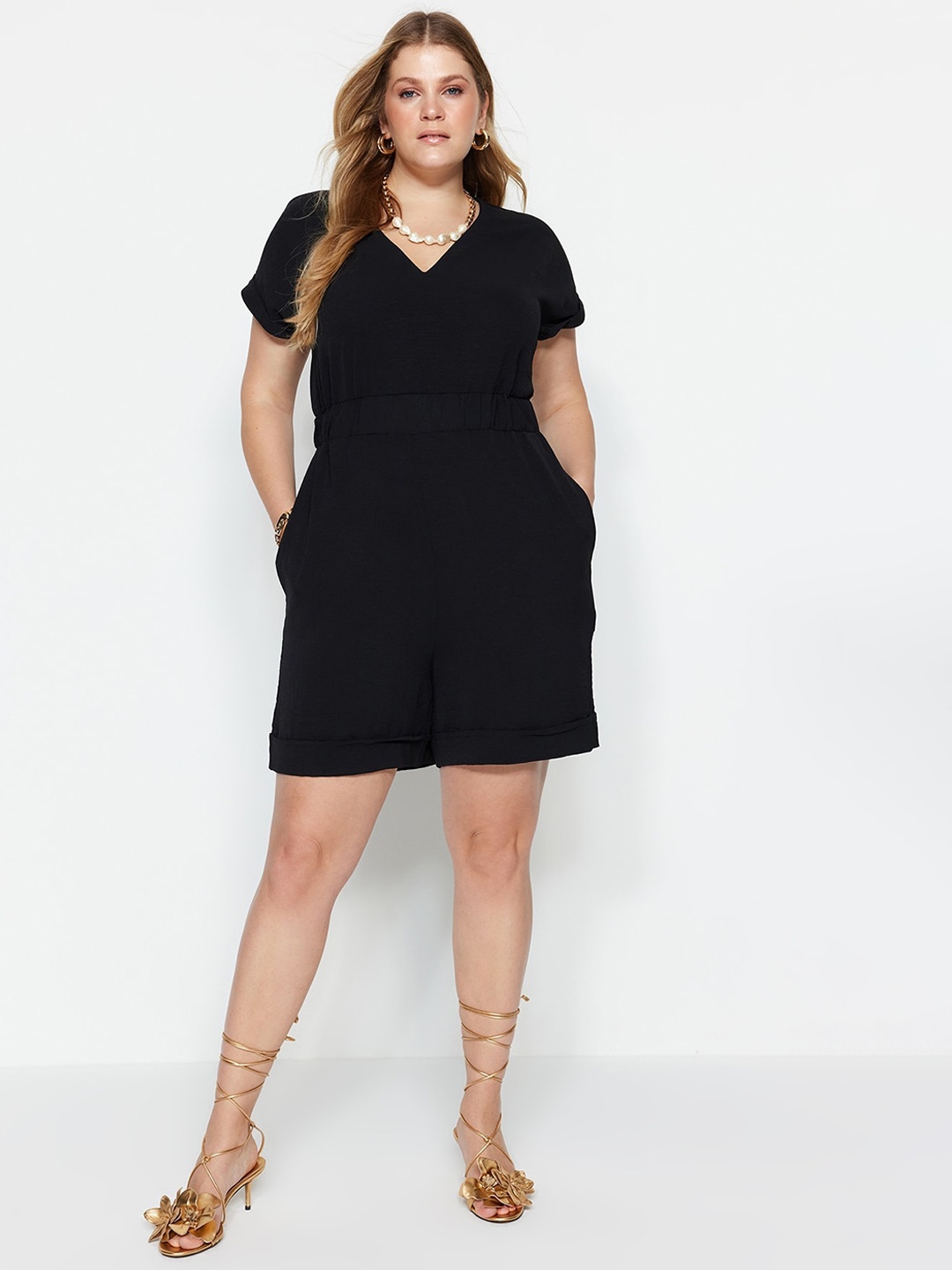 

Trendyol V-Neck Playsuit Playsuit, Black