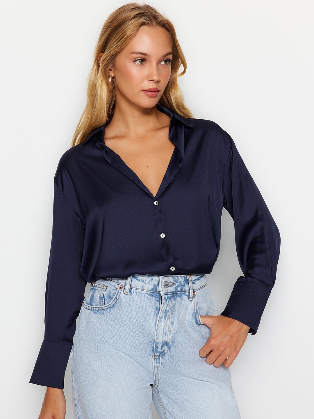 

Trendyol Spread Collar Long Sleeves Casual Shirt, Na