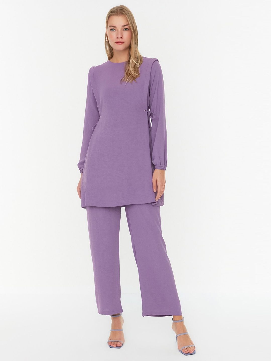 

Trendyol Long Sleeves Regular Fit Opaque Casual Shirt, Na
