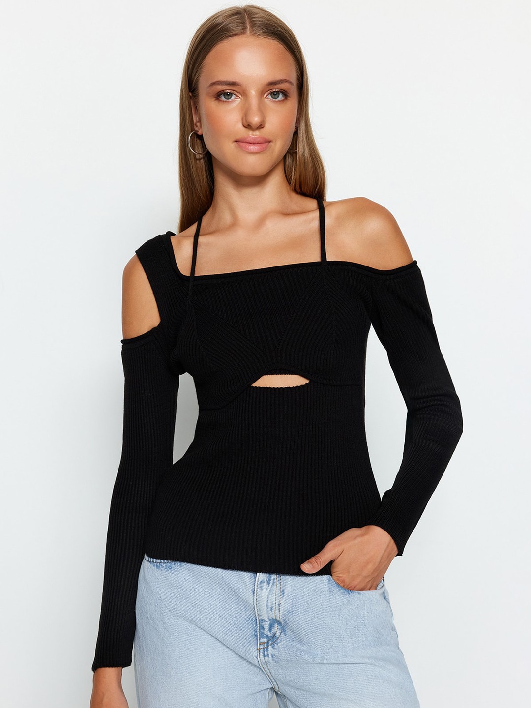 

Trendyol Cold-Shoulder Fitted Top, Black