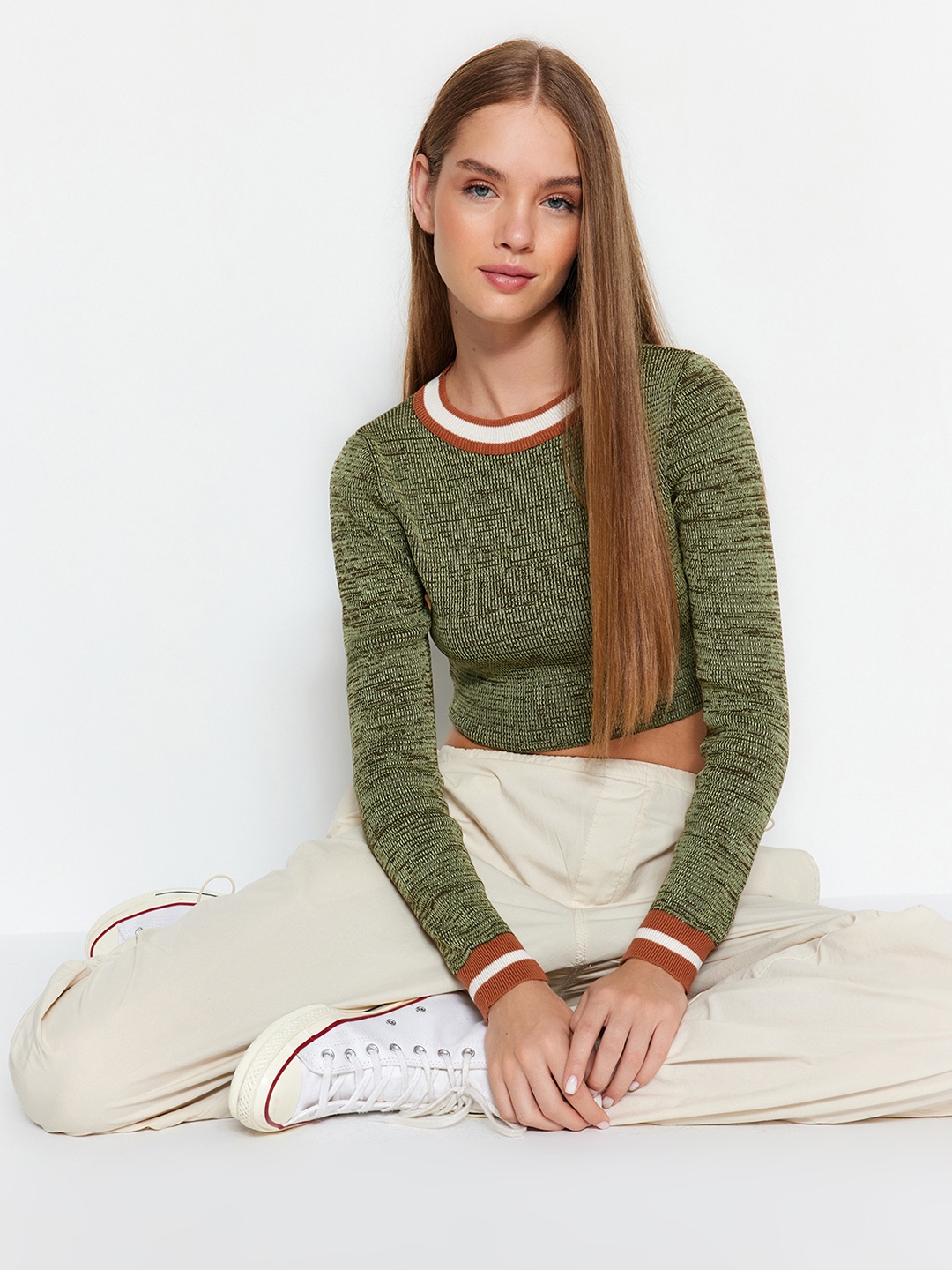 

Trendyol Round Neck Crop Pullover, Green