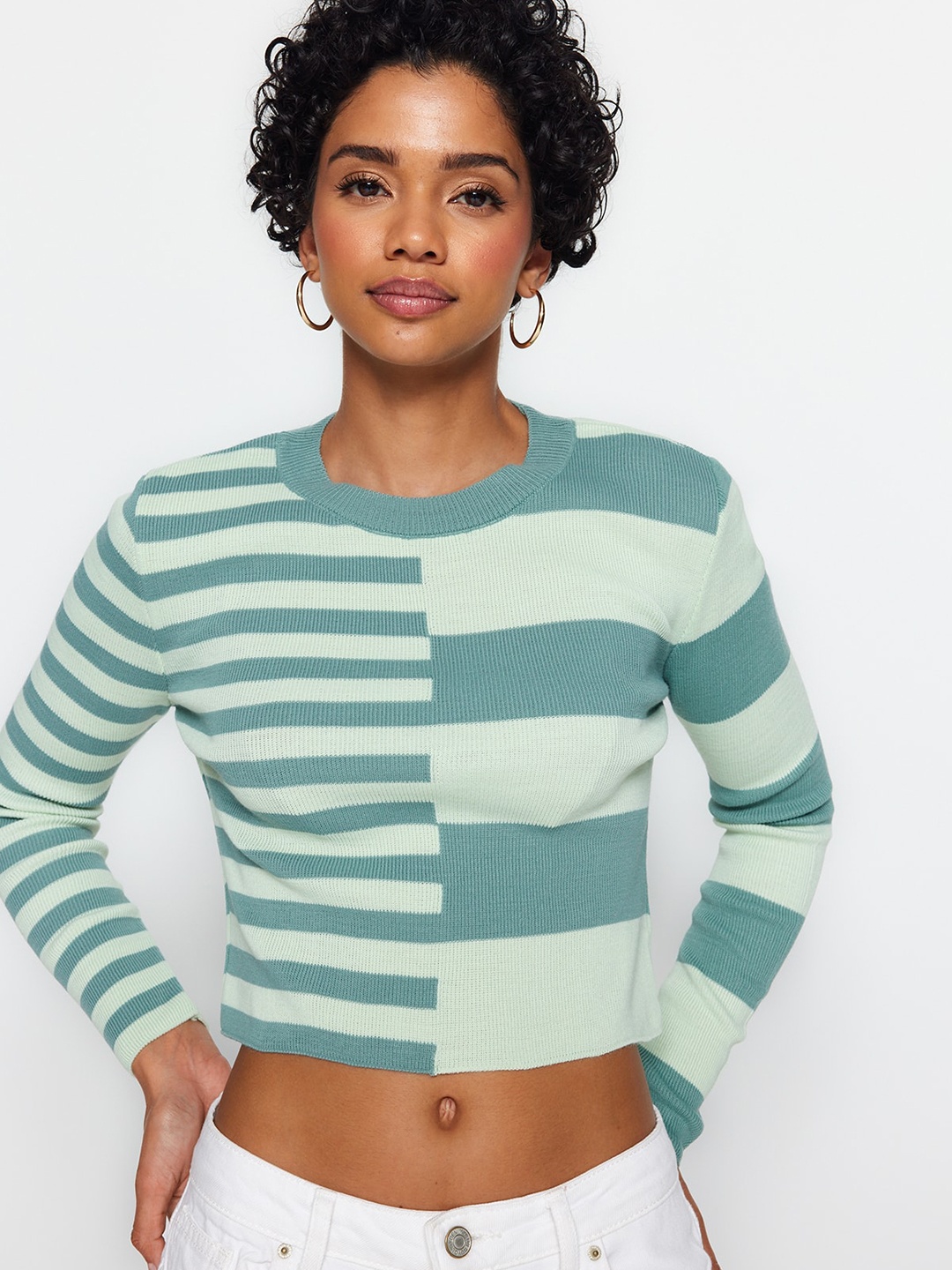 

Trendyol Striped Round Neck Long Sleeves Acrylic Crop Pullover Sweater, Green