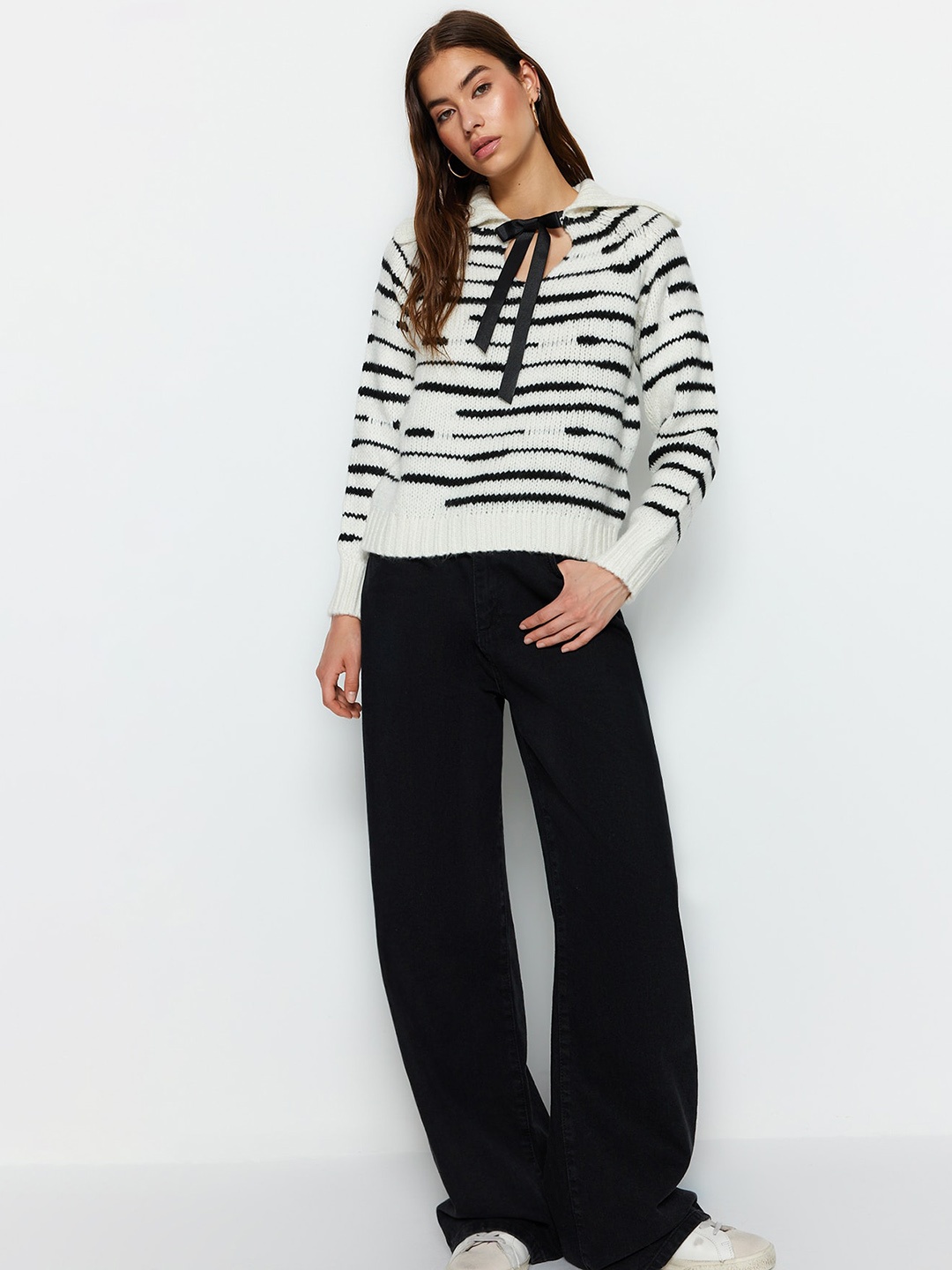 

Trendyol Horizontal Striped Tie Up Neck Acrylic Pullover, White