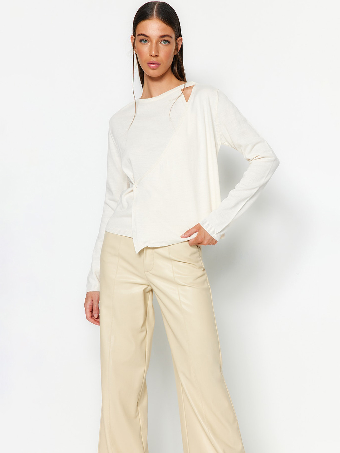 

Trendyol Round Neck Long Sleeves Knitted Top, White