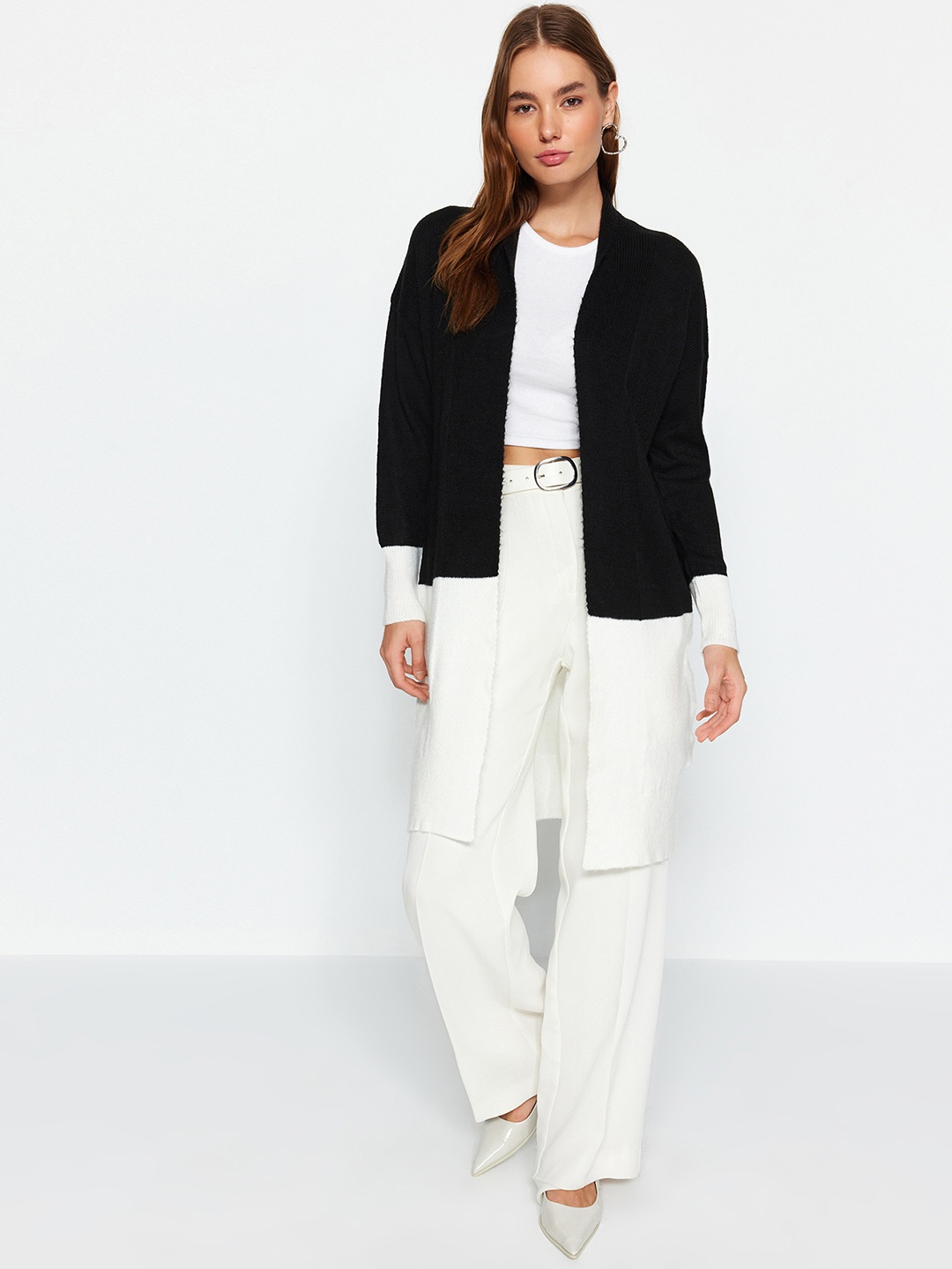 

Trendyol Colourblocked Long Sleeves Longline Sweater, Black