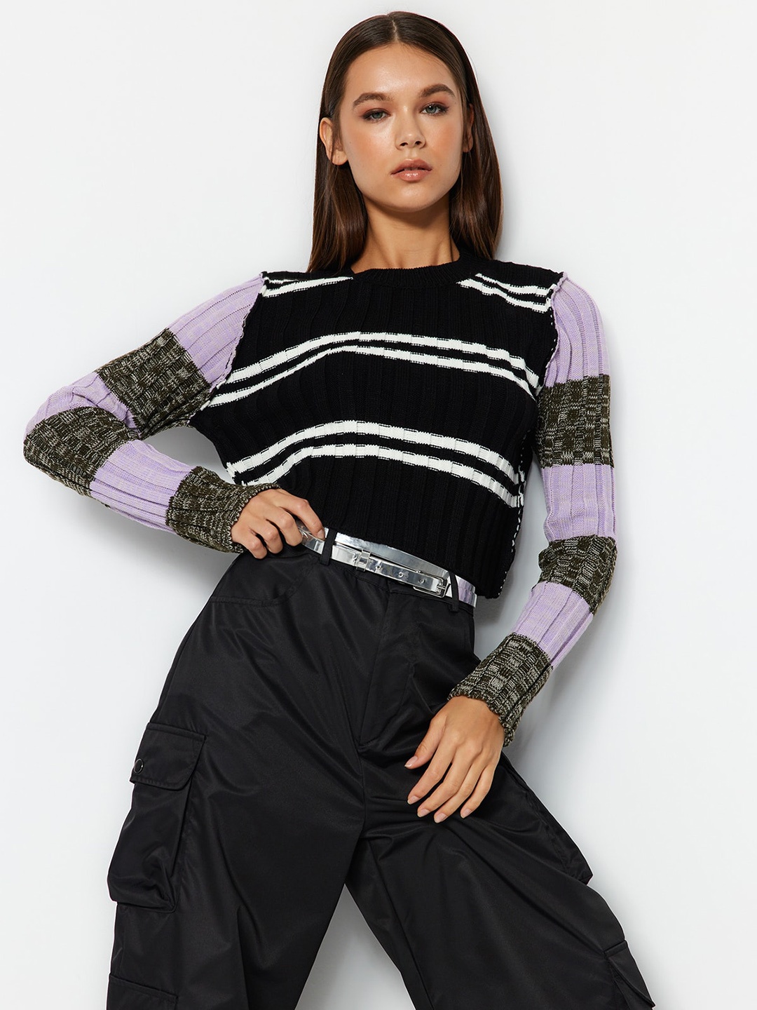 

Trendyol Striped Acrylic Crop Pullover Sweater, Black