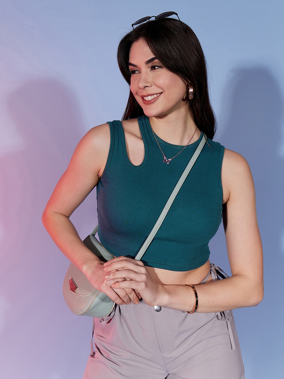 

Dressberry Basics Teal Green Round Neck Cut Out Fitted Crop Top