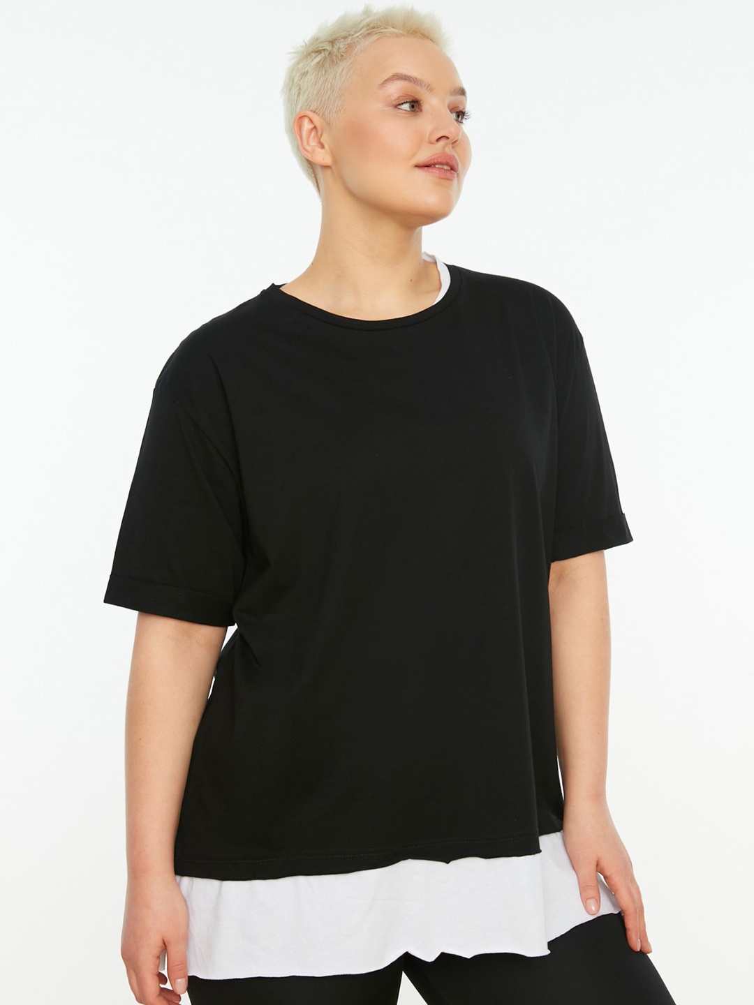 

Trendyol Round Neck Raw Edge Cotton T-shirt, Black