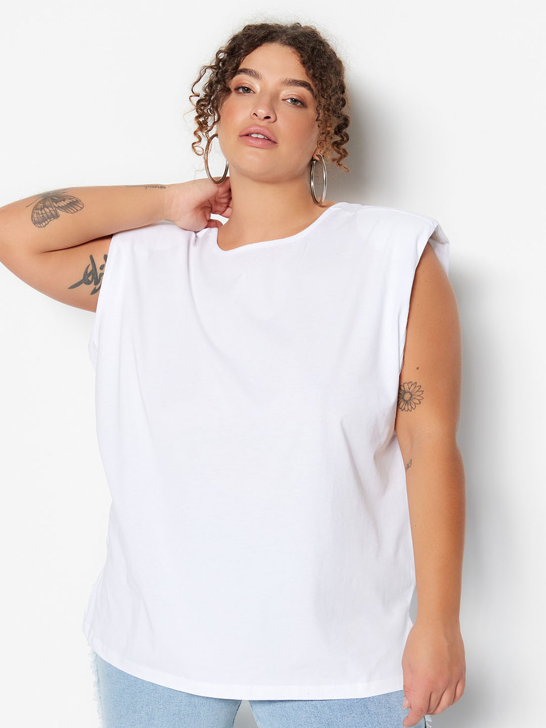 

Trendyol Round Neck Cotton T-shirt, White