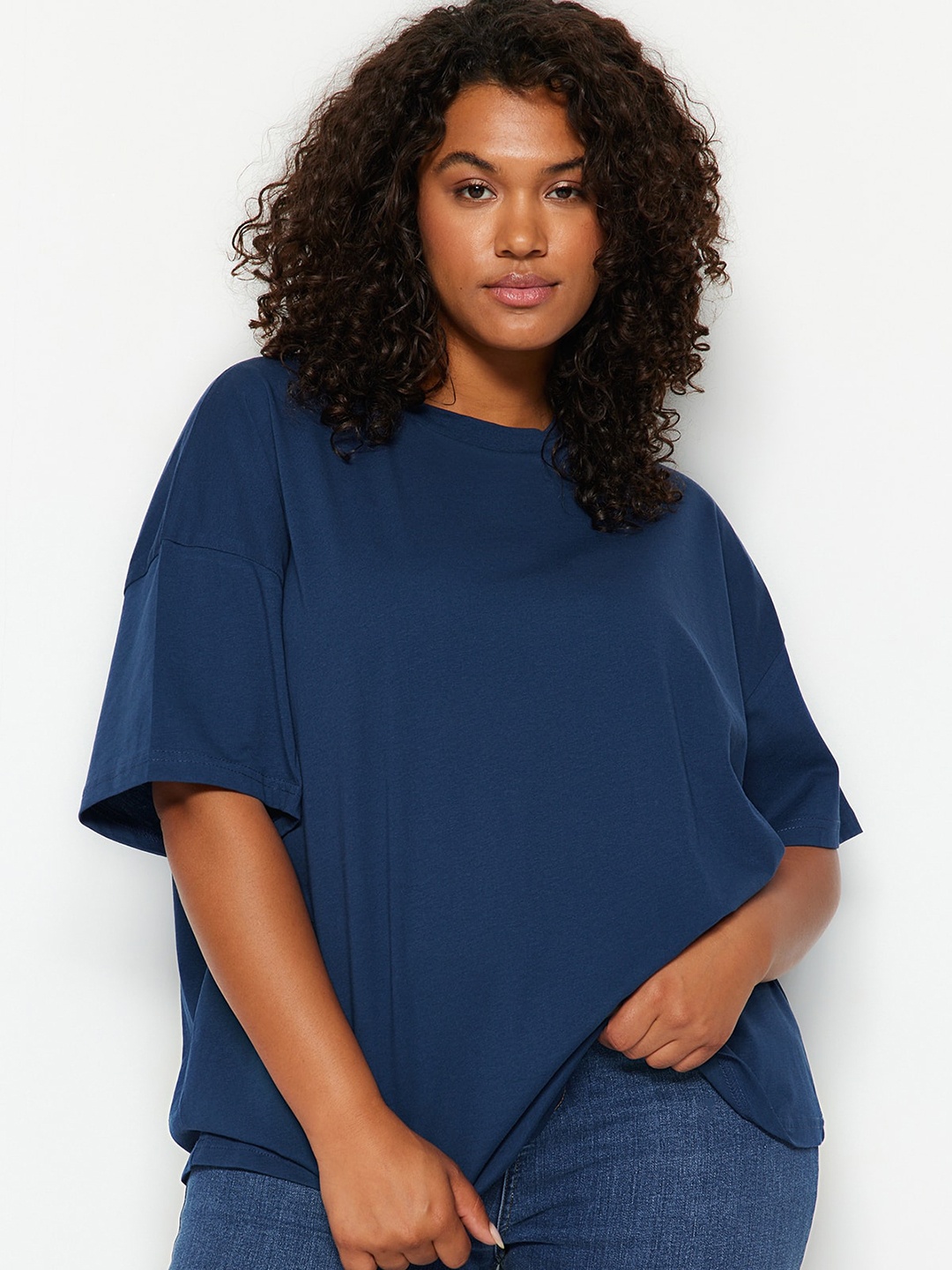 

Trendyol V-Neck Drop-Shoulder Sleeves T-shirt, Na