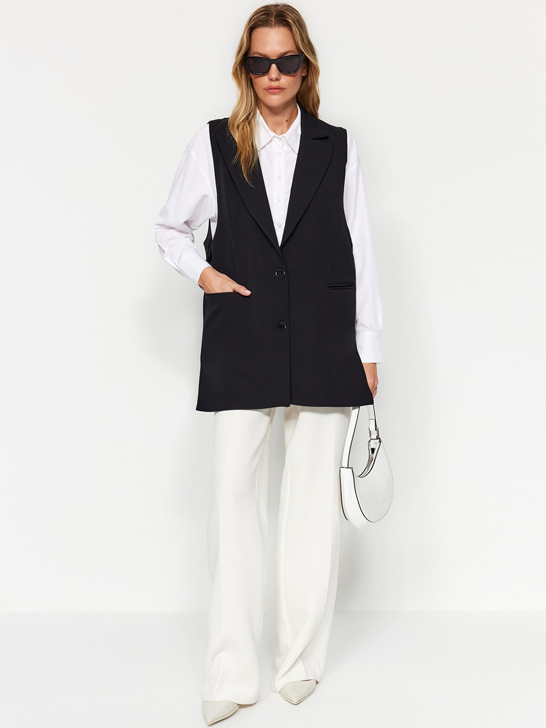 

Trendyol Notched Lapel Collar Sleeveless Waistcoat, Black