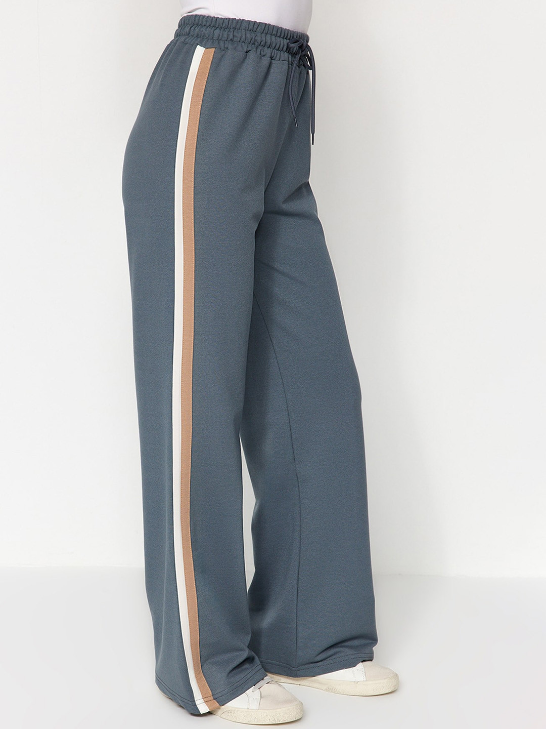 

Trendyol Women Mid Rise Track Pants, Charcoal