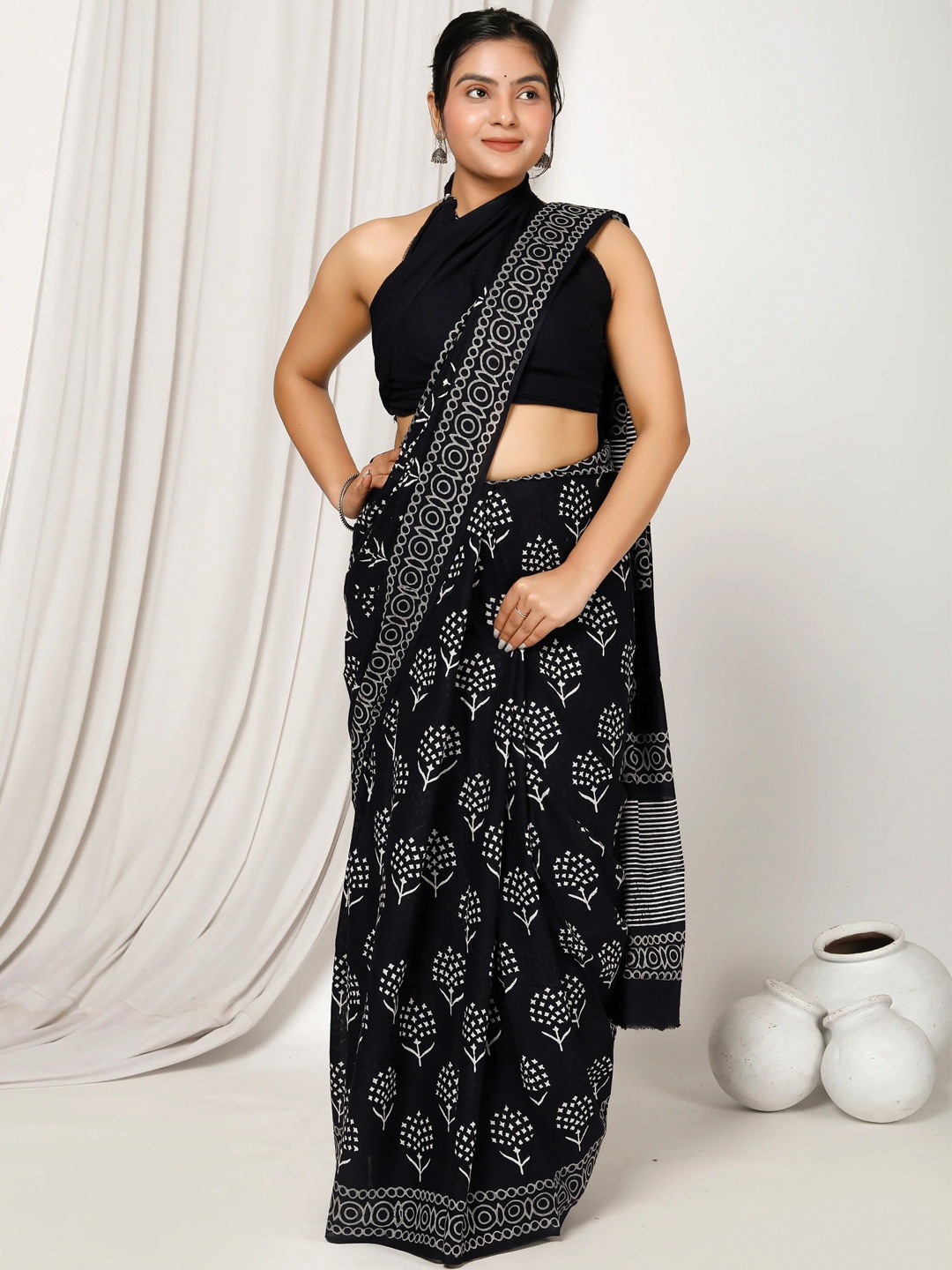 

Sanganeri Print Floral Printed Pure Cotton Block Print Saree, Black