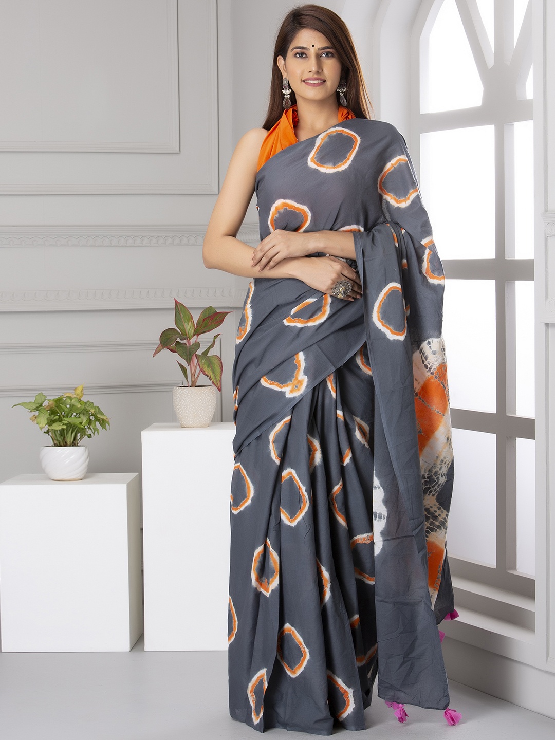 

Sanganeri Print Tie & Dye Printed Mulmul Cotton Bandhani Saree, Grey