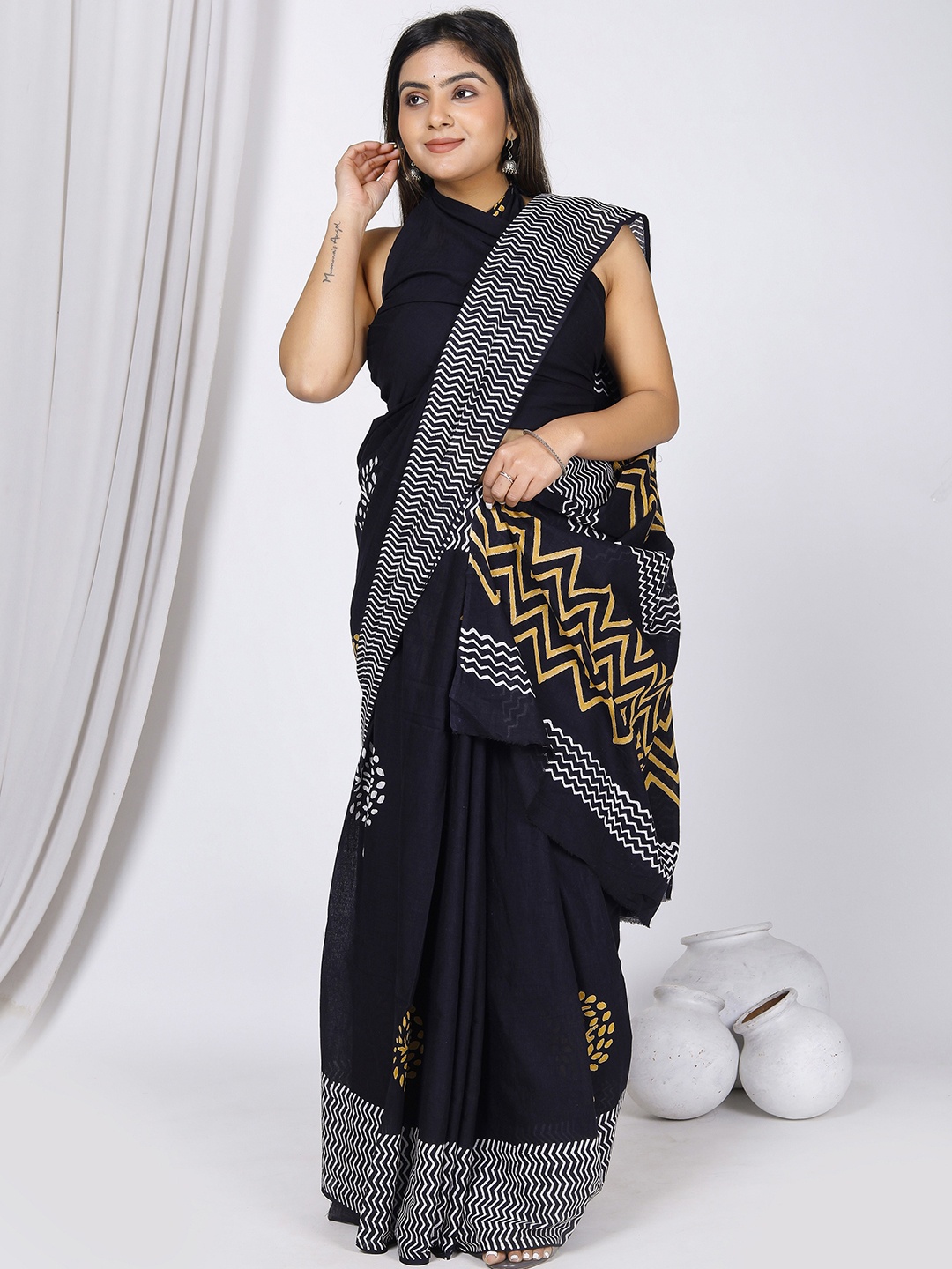 

Sanganeri Print Pure Cotton Block Print Saree, Black