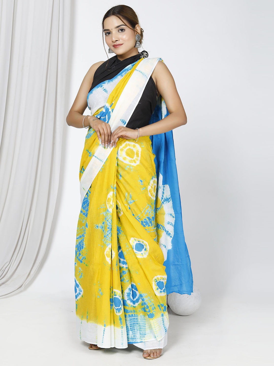 

Sanganeri Print Tie & Dyed Mulmul Cotton Bandhani Saree, Yellow