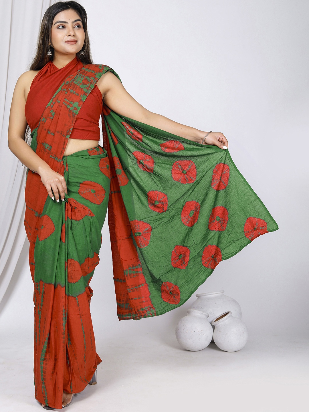 

Sanganeri Print Tie & Dye Printed Mulmul Cotton Bandhani Saree, Red