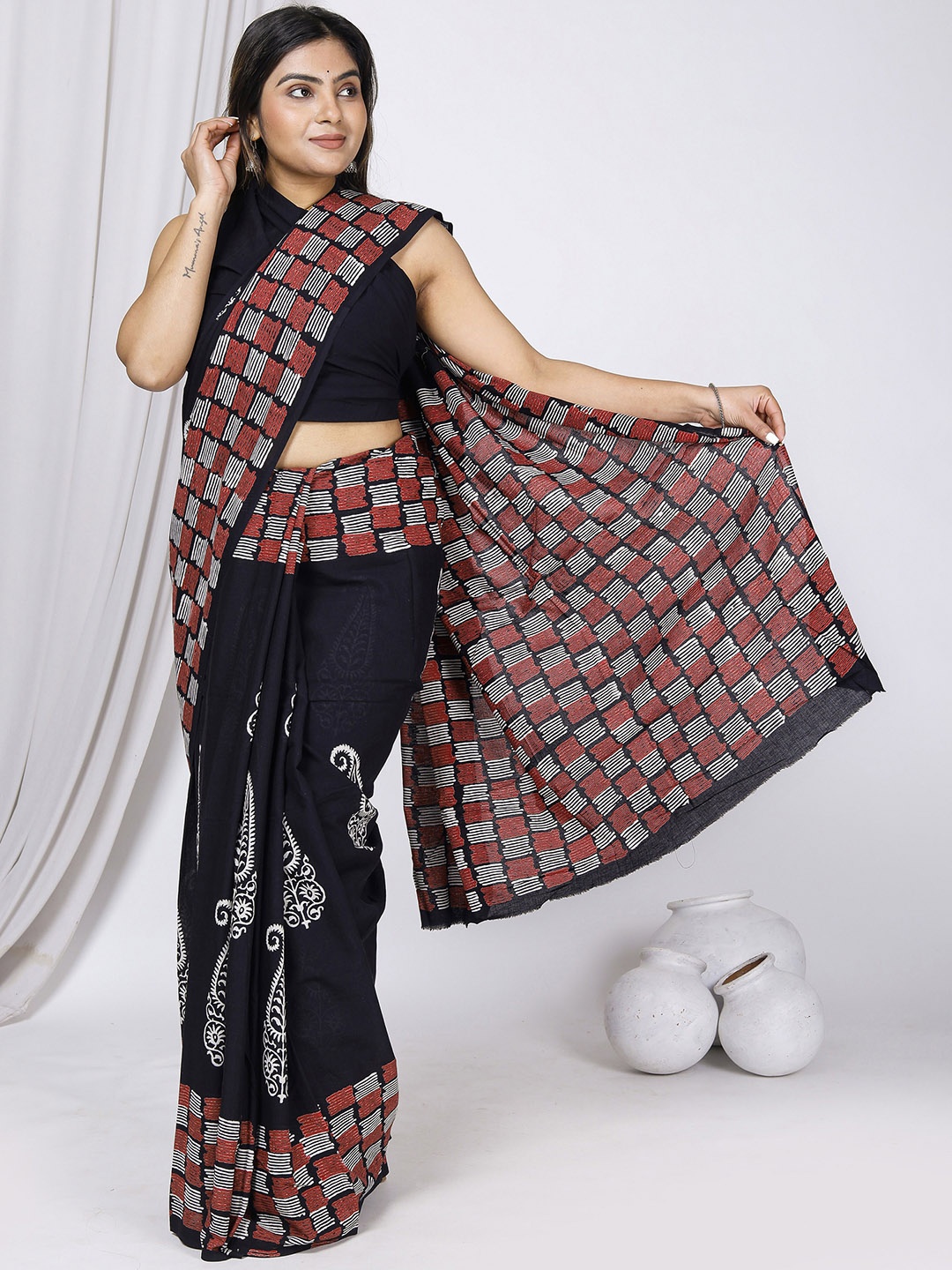 

Sanganeri Print Geometric Printed Pure Cotton Block Print Saree, Black