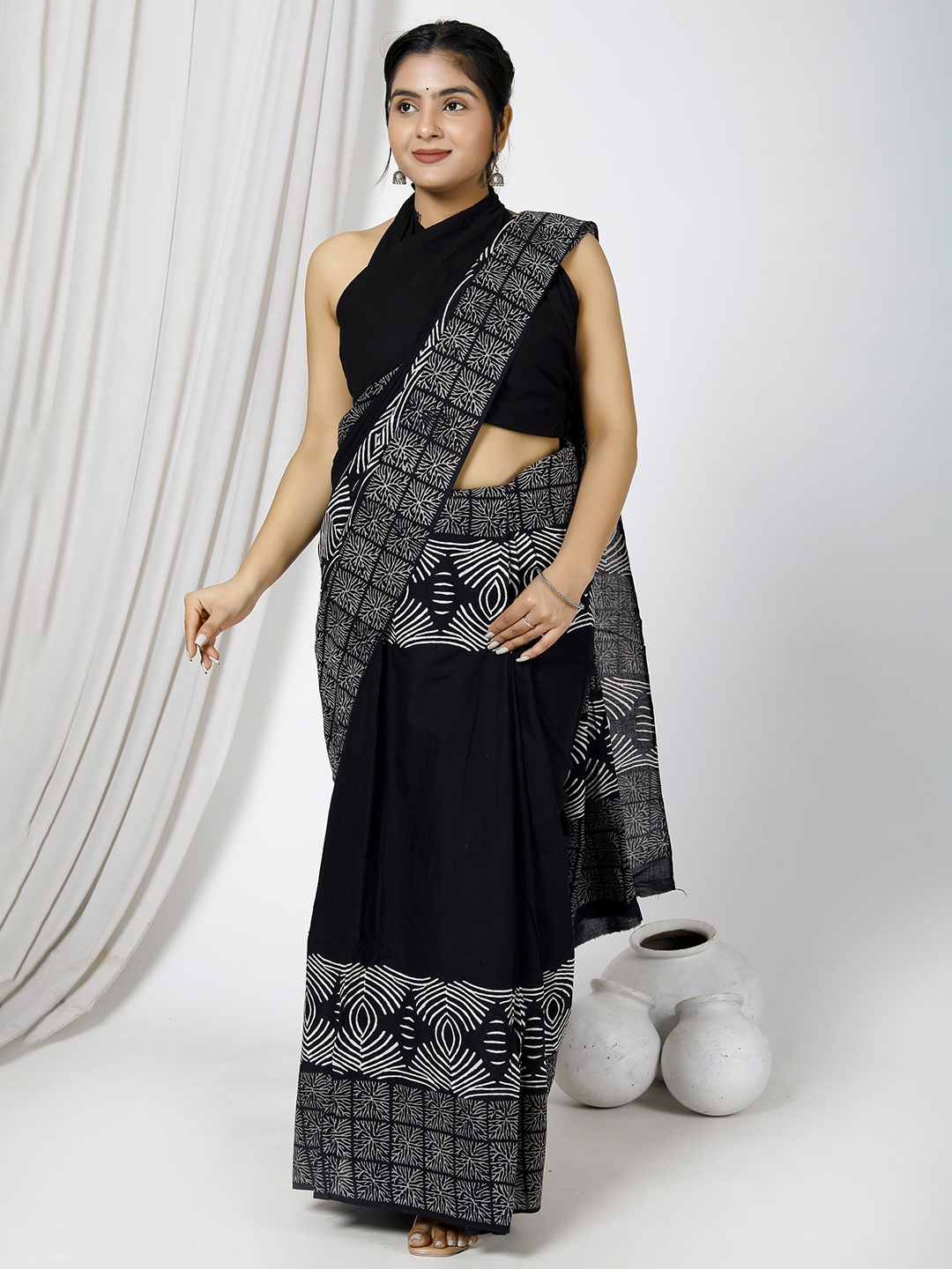 

Sanganeri Print Floral Printed Pure Cotton Block Print Saree, Black