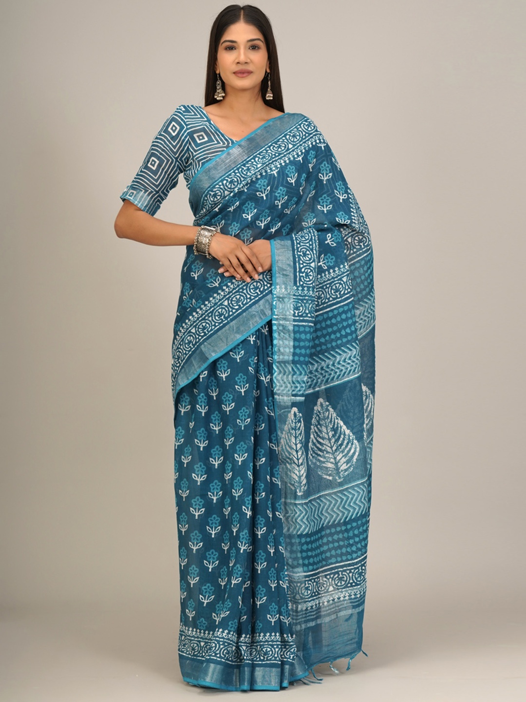 

TROPWEAR Floral Zari Block Print Saree, Blue