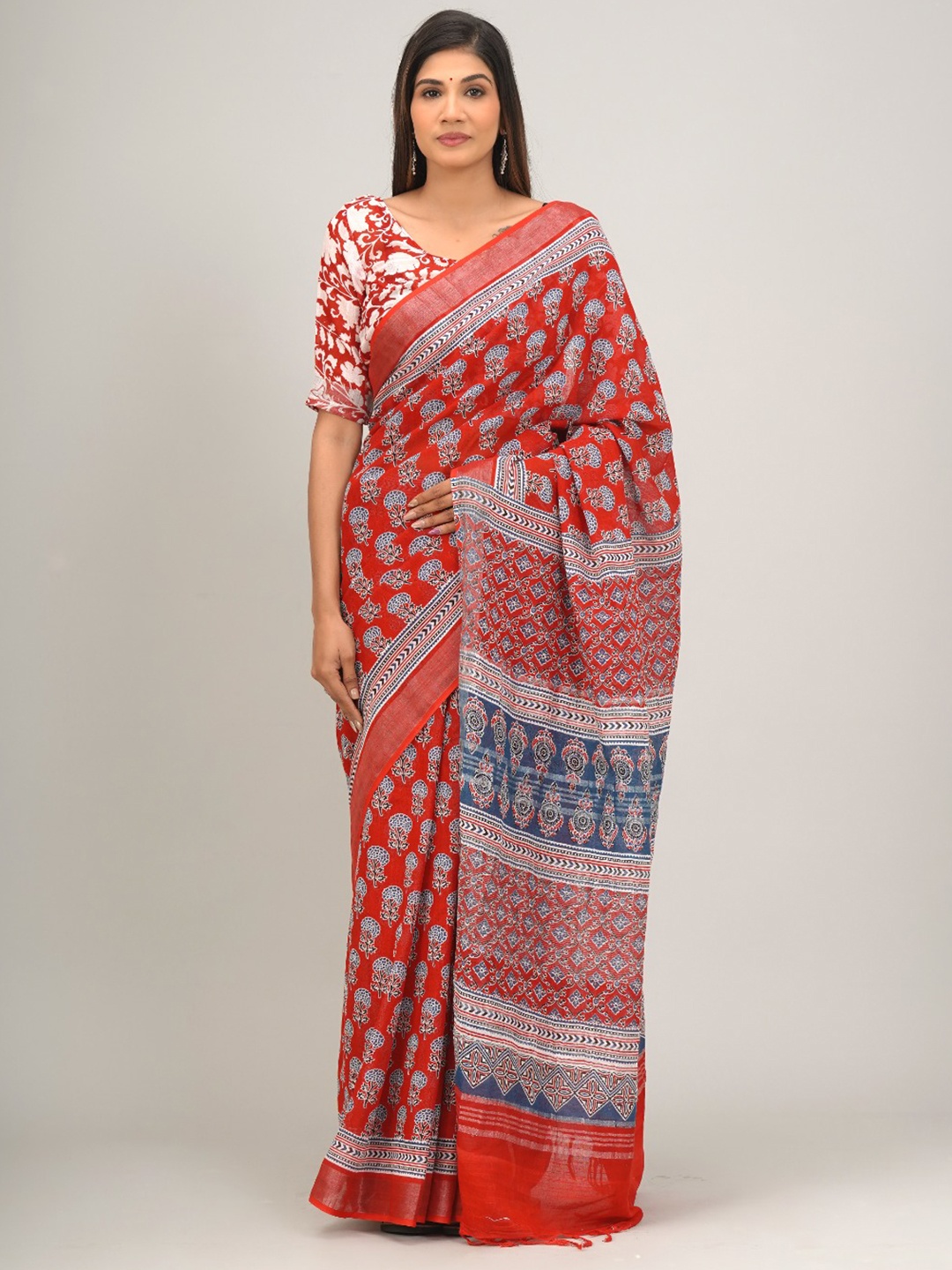 

TROPWEAR Ethnic Motifs Printed Zari Saree With Tassels, Red